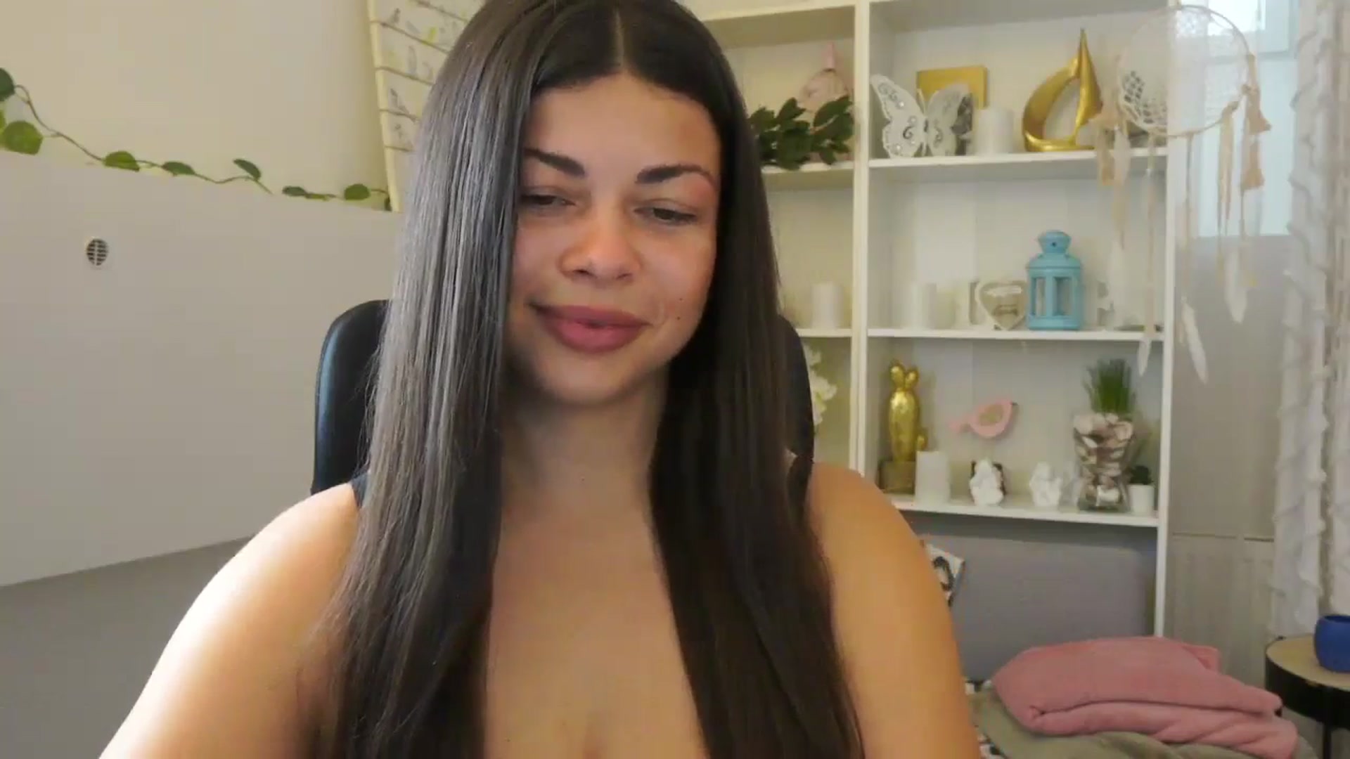Gallery image thumbnail from Jaclyn__Case's myfreecams stream on, 07/21/2024, 08:54 image 18 of 20
