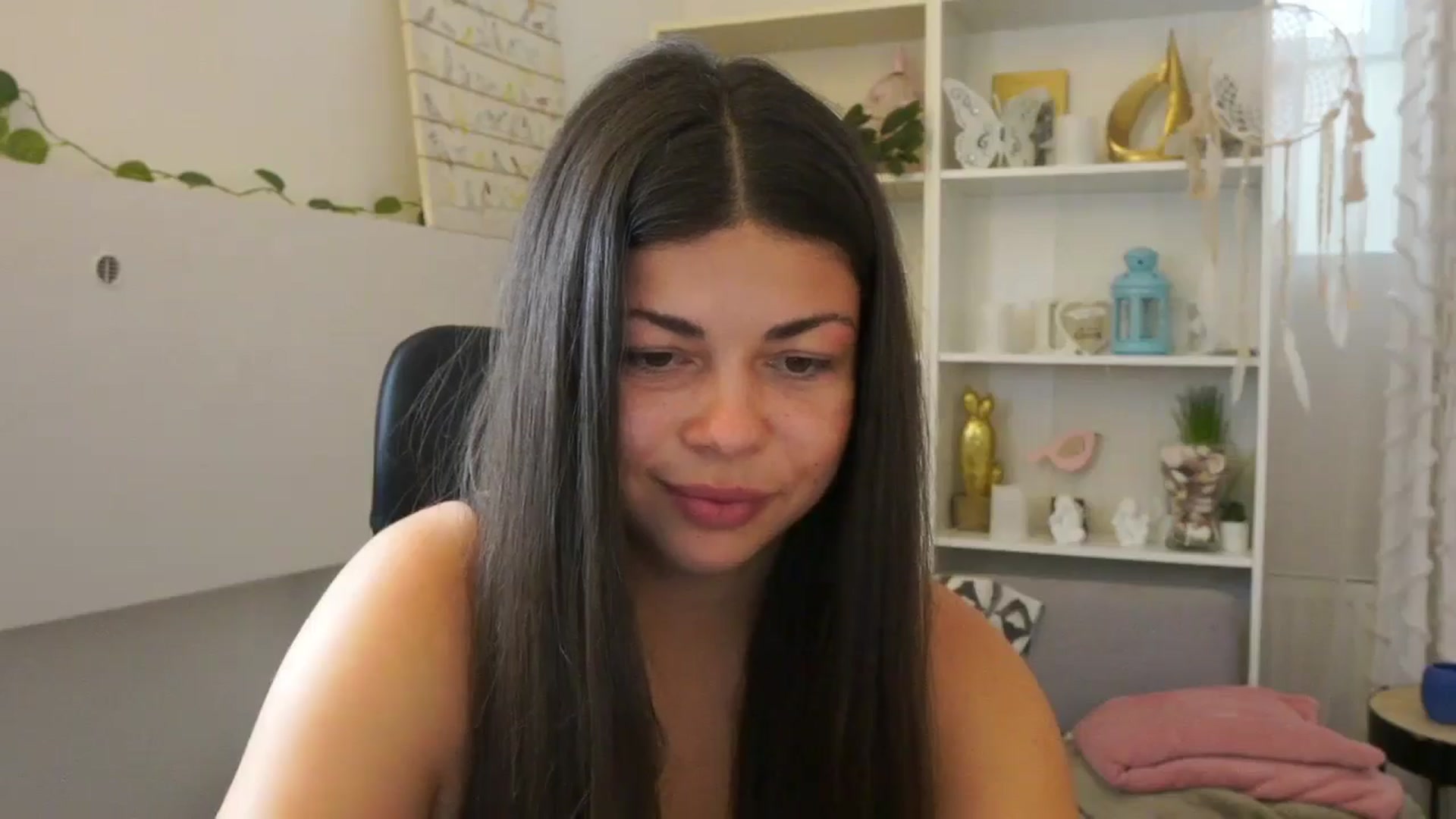 Gallery image thumbnail from Jaclyn__Case's myfreecams stream on, 07/21/2024, 09:57 image 15 of 20