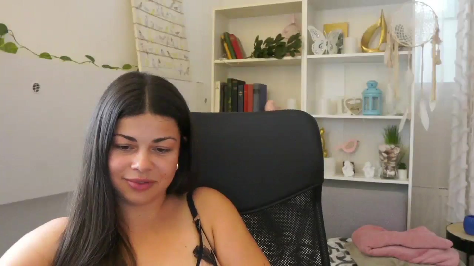 Gallery image thumbnail from Jaclyn__Case's myfreecams stream on, 07/21/2024, 13:10 image 16 of 20