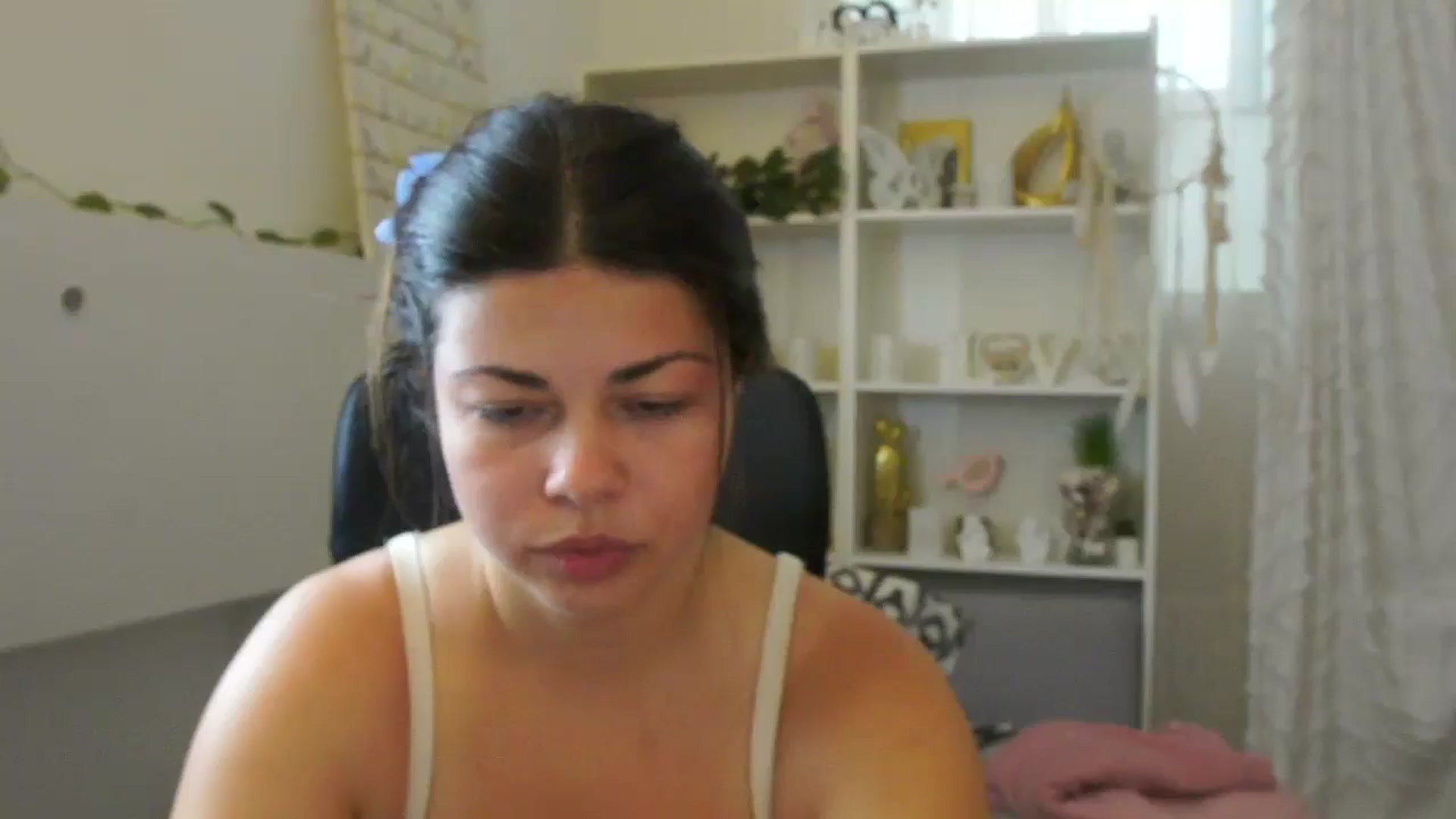 Gallery image thumbnail from Jaclyn__Case's myfreecams stream on, 07/22/2024, 10:07 image 9 of 20