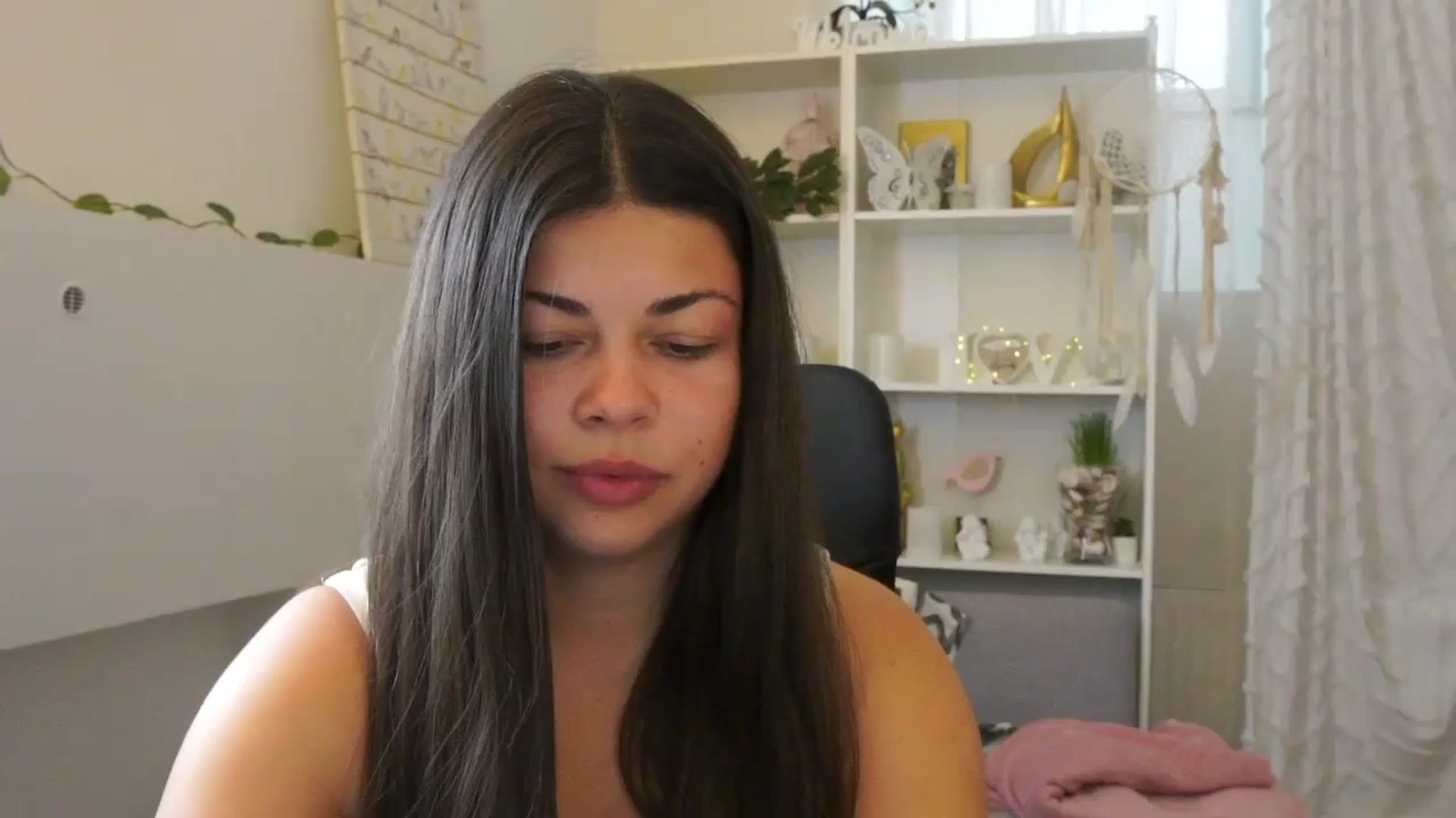Gallery image thumbnail from Jaclyn__Case's myfreecams stream on, 07/22/2024, 10:07 image 1 of 20