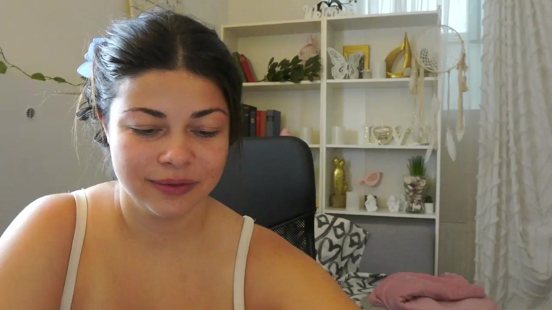 Gallery image thumbnail from Jaclyn__Case's myfreecams stream on, 07/22/2024, 10:07 image 11 of 20