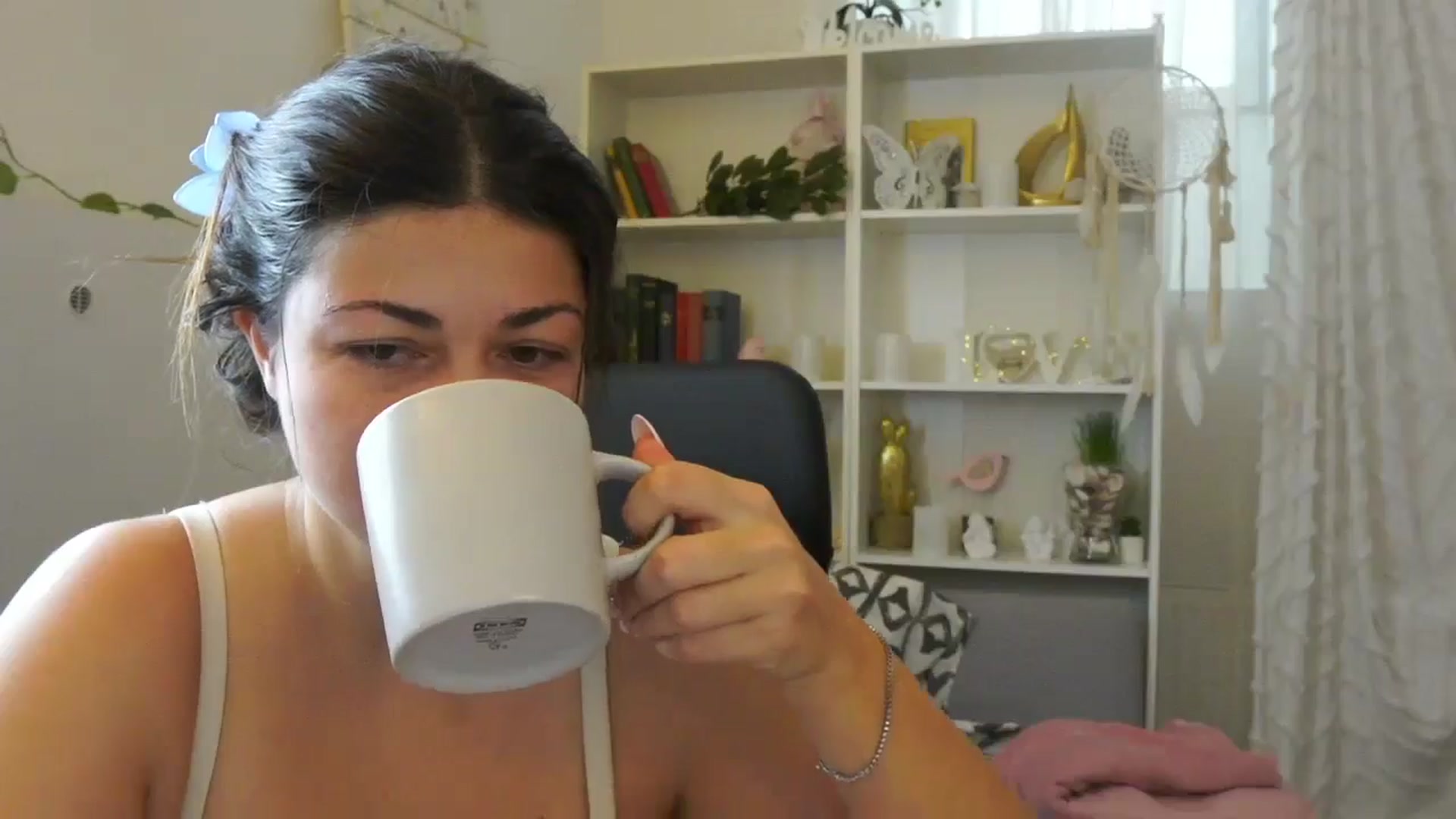 Gallery image thumbnail from Jaclyn__Case's myfreecams stream on, 07/22/2024, 10:07 image 10 of 20