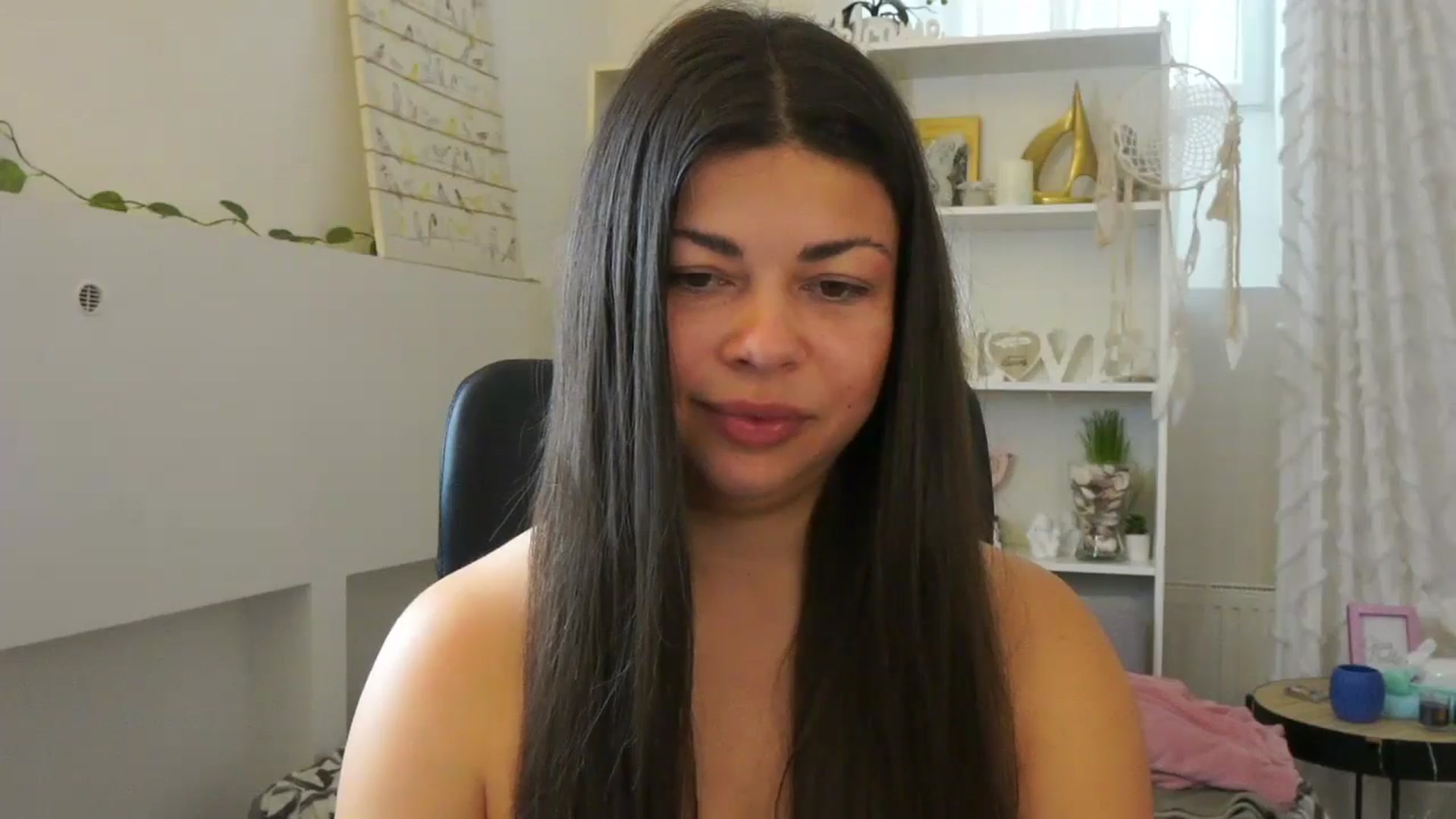 Gallery image thumbnail from Jaclyn__Case's myfreecams stream on, 07/23/2024, 08:40 image 3 of 20