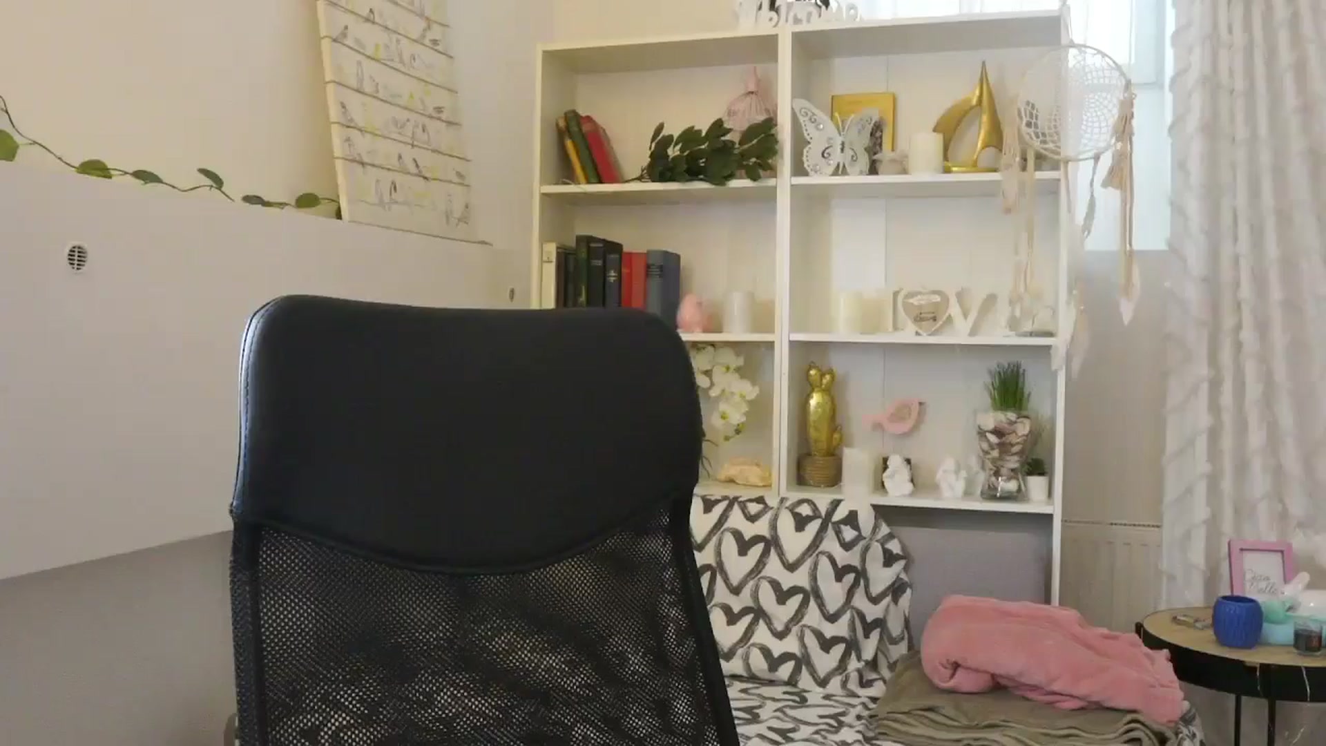 Gallery image thumbnail from Jaclyn__Case's myfreecams stream on, 07/23/2024, 13:15 image 11 of 20
