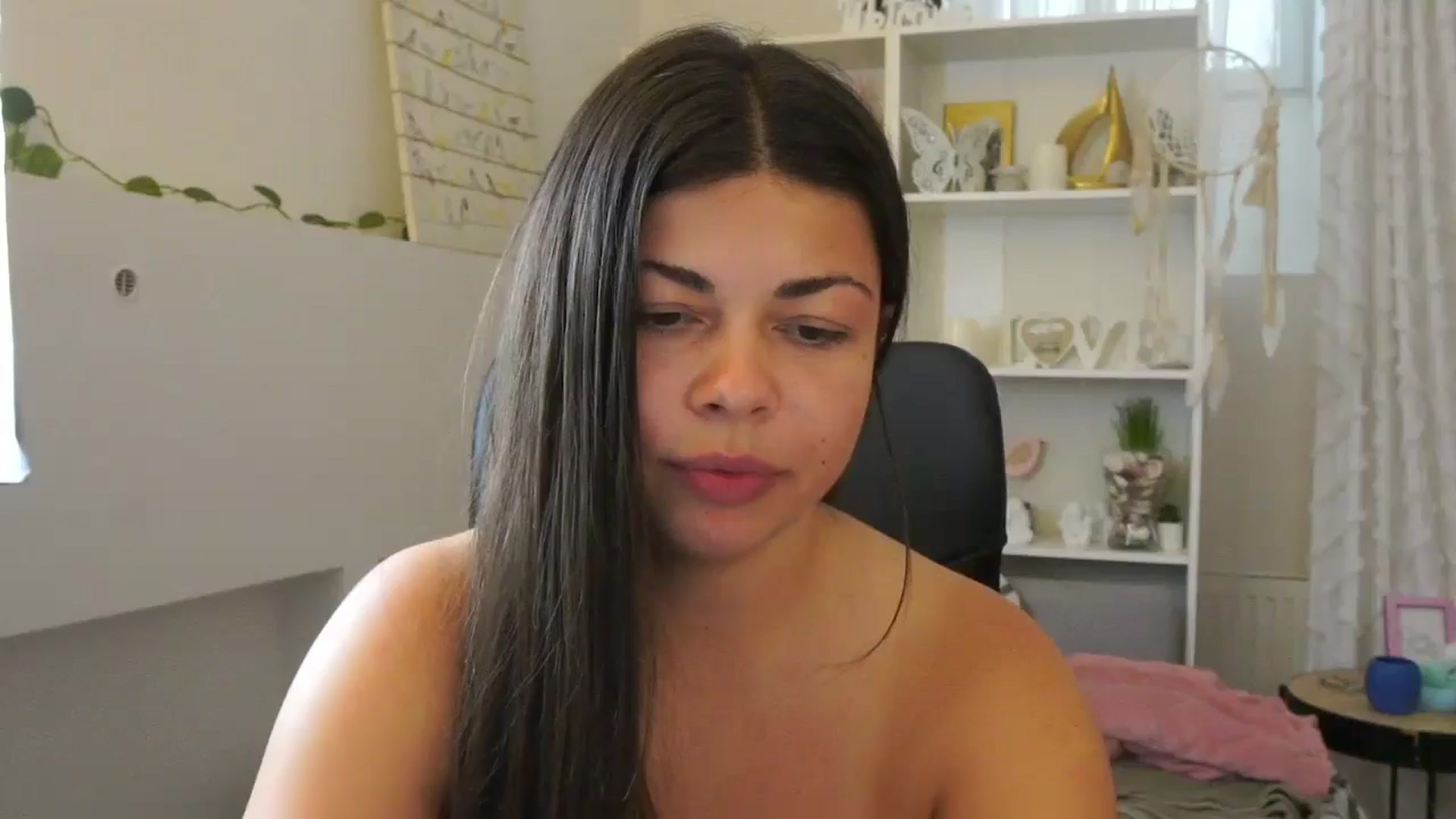 Gallery image thumbnail from Jaclyn__Case's myfreecams stream on, 07/23/2024, 13:15 image 1 of 20