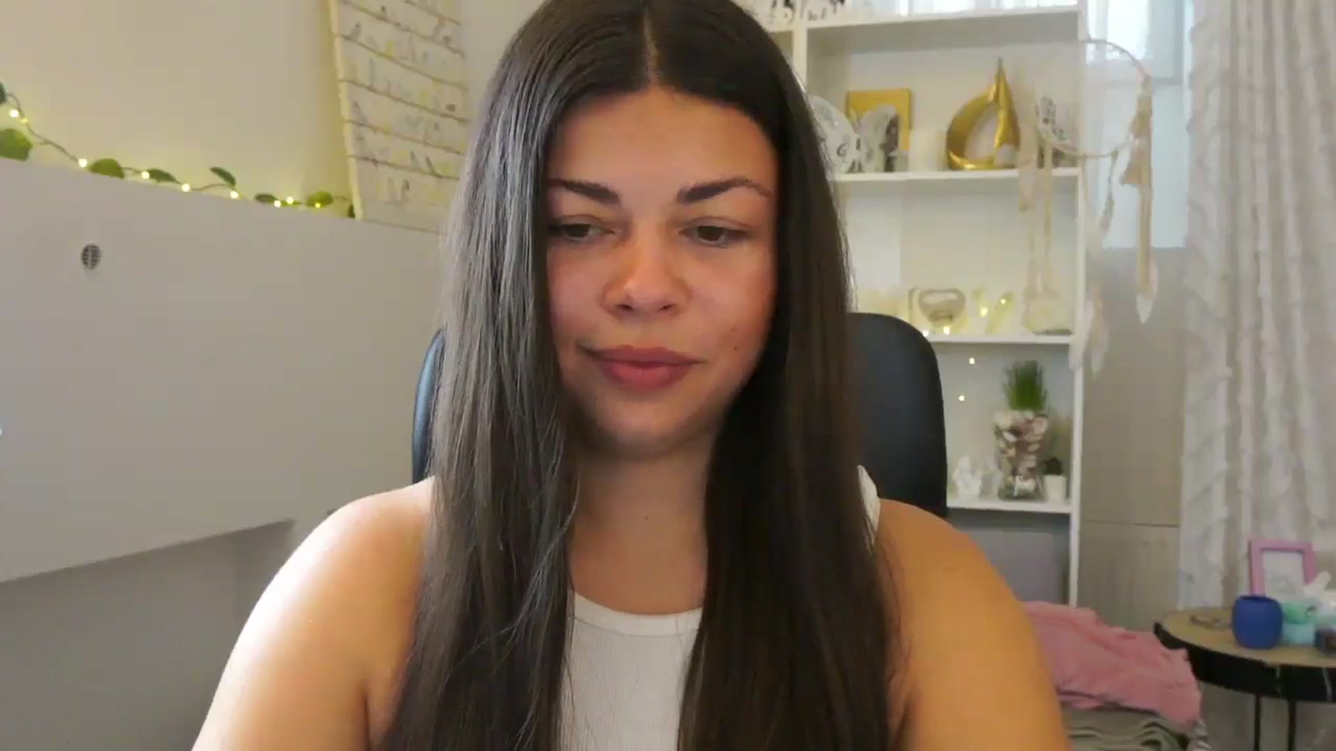 Gallery image thumbnail from Jaclyn__Case's myfreecams stream on, 07/24/2024, 09:32 image 6 of 20