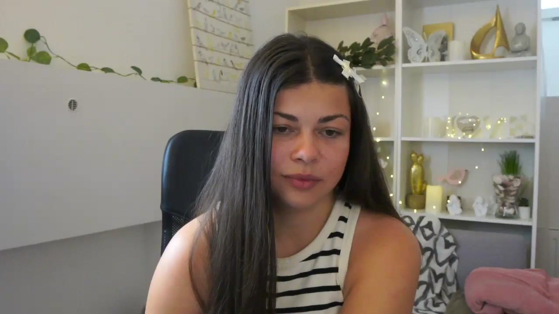 Gallery image thumbnail from Jaclyn__Case's myfreecams stream on, 07/25/2024, 11:52 image 5 of 20