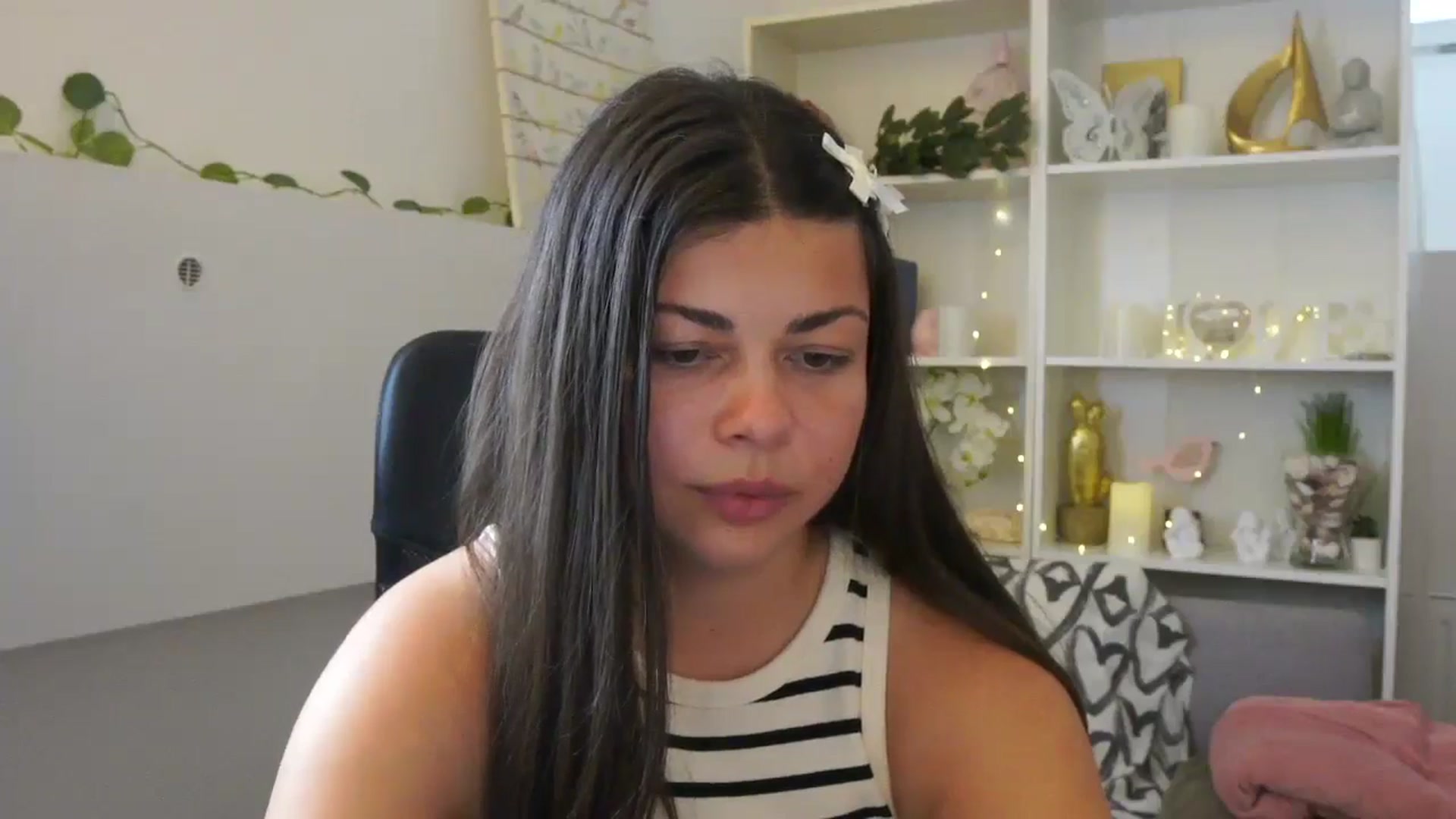 Gallery image thumbnail from Jaclyn__Case's myfreecams stream on, 07/25/2024, 11:52 image 12 of 20