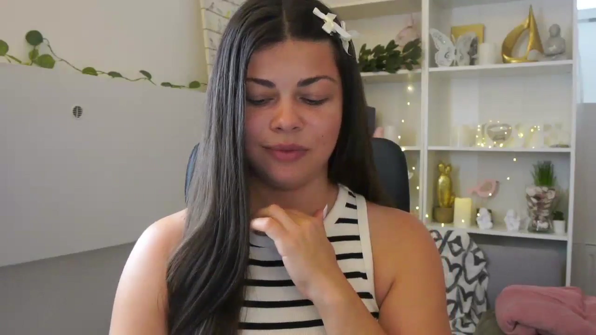 Gallery image thumbnail from Jaclyn__Case's myfreecams stream on, 07/25/2024, 11:52 image 7 of 20