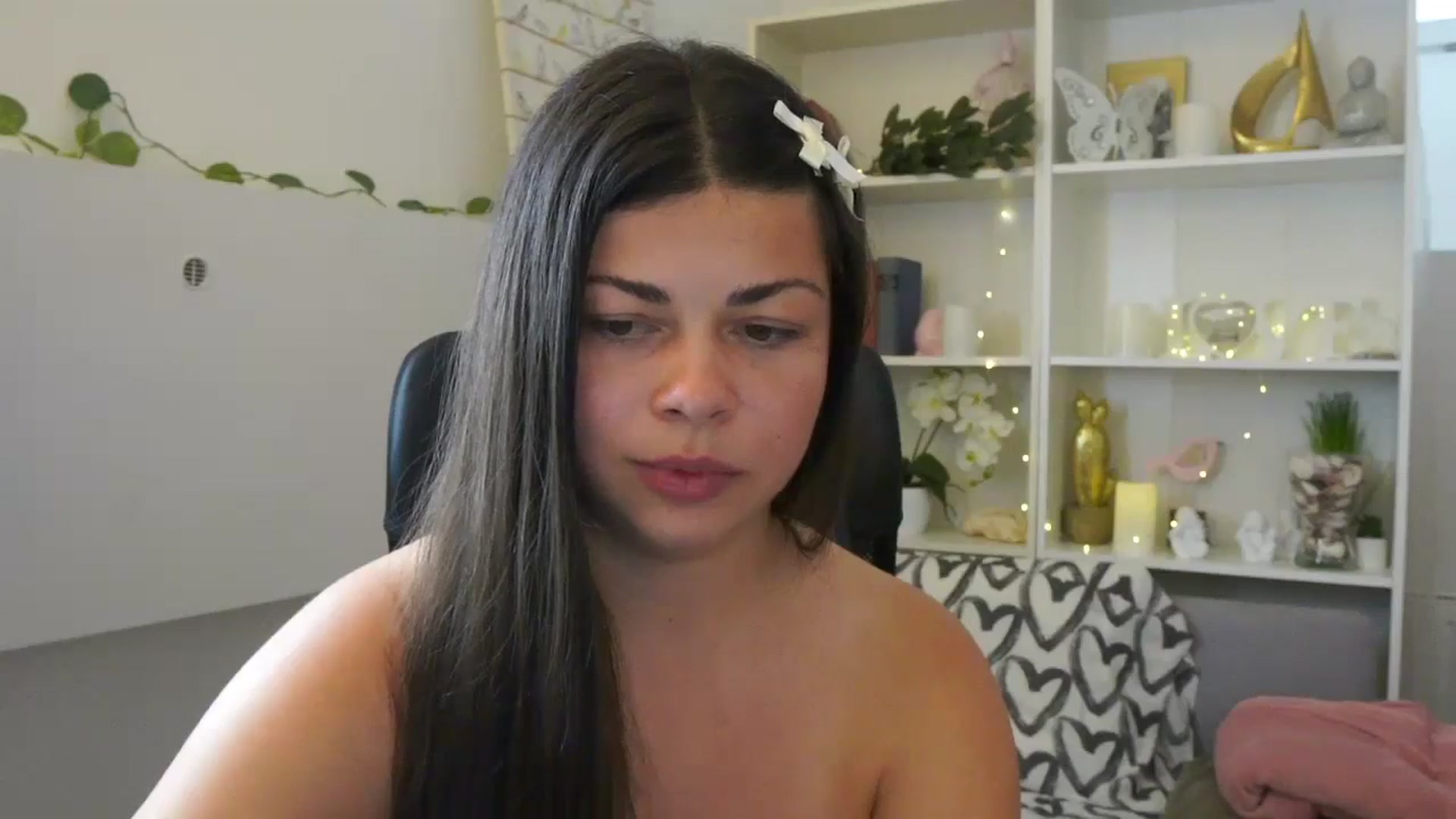 Gallery image thumbnail from Jaclyn__Case's myfreecams stream on, 07/25/2024, 13:12 image 6 of 20