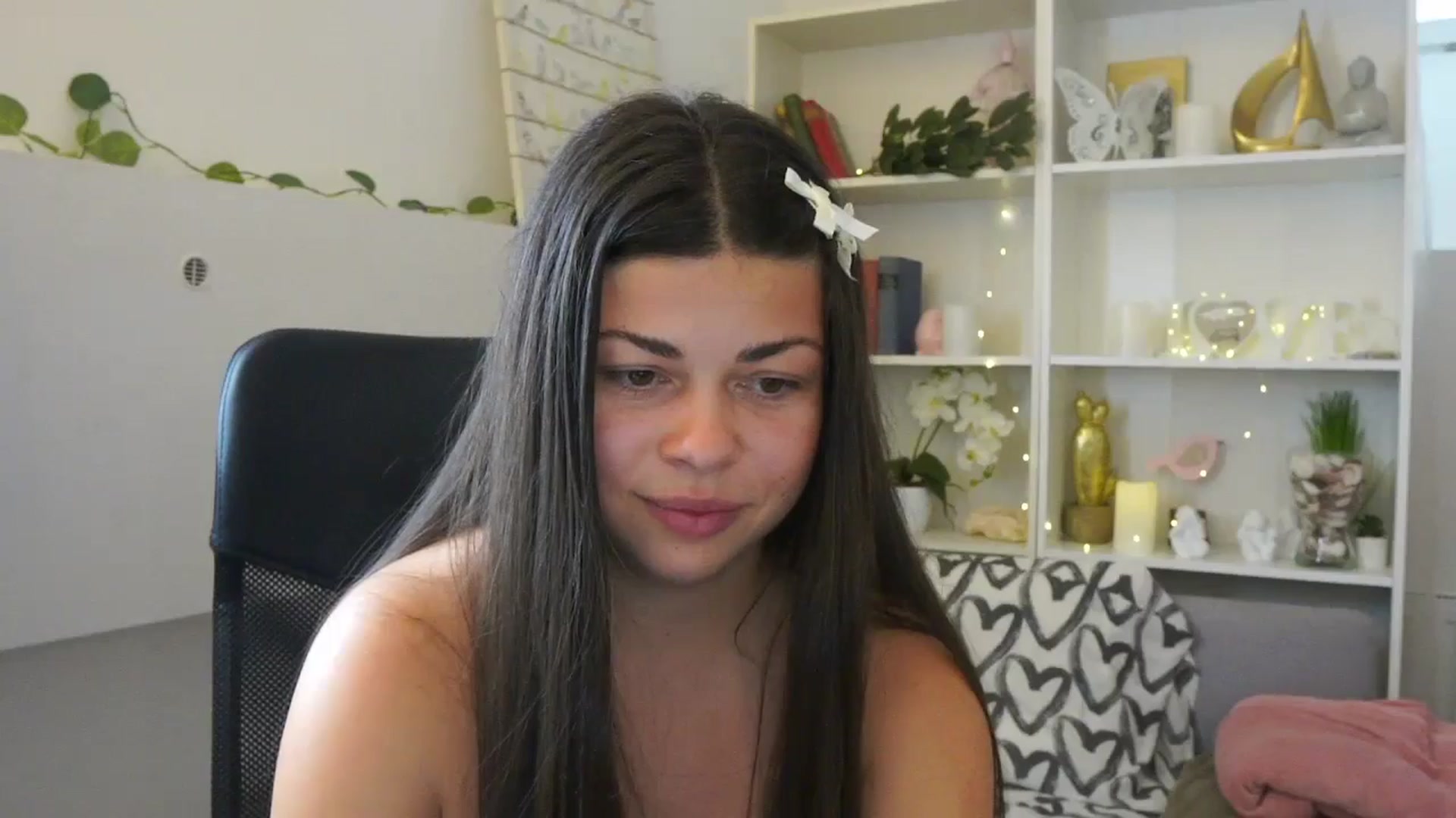 Gallery image thumbnail from Jaclyn__Case's myfreecams stream on, 07/25/2024, 13:12 image 19 of 20