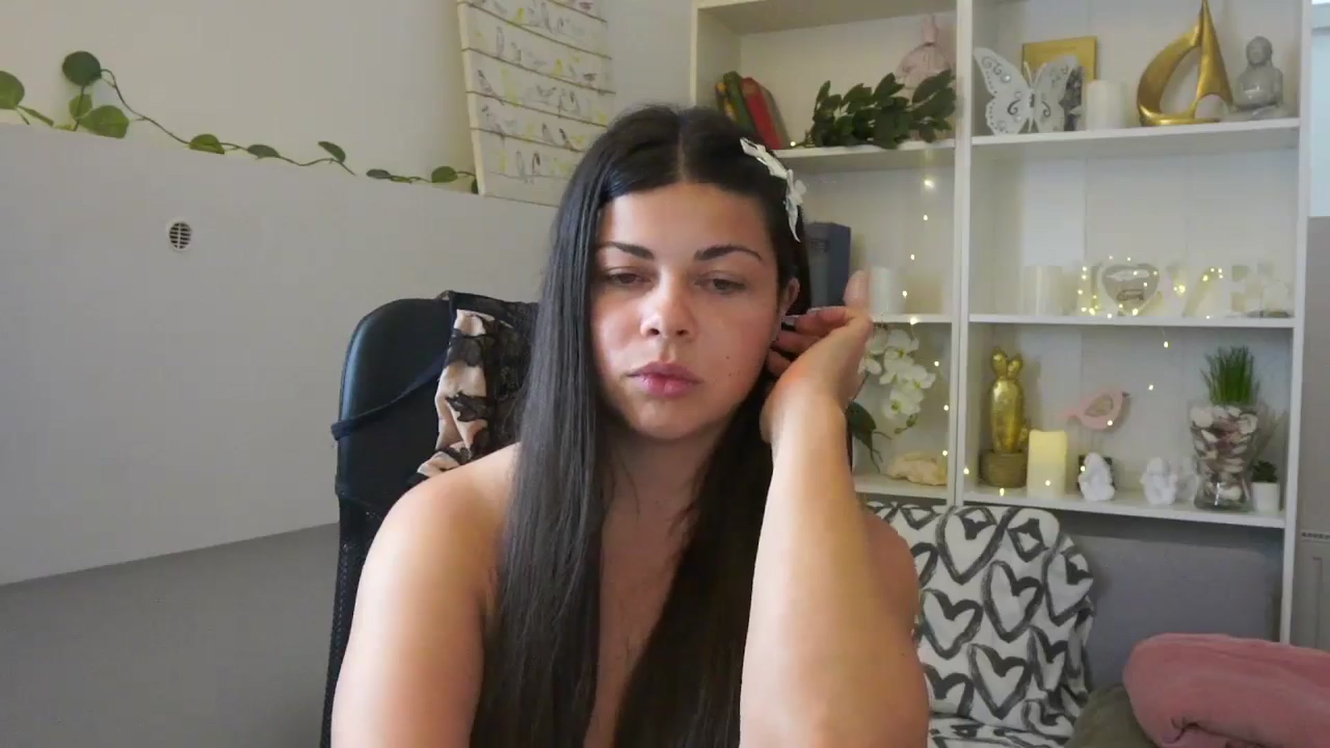 Gallery image thumbnail from Jaclyn__Case's myfreecams stream on, 07/25/2024, 16:04 image 12 of 20