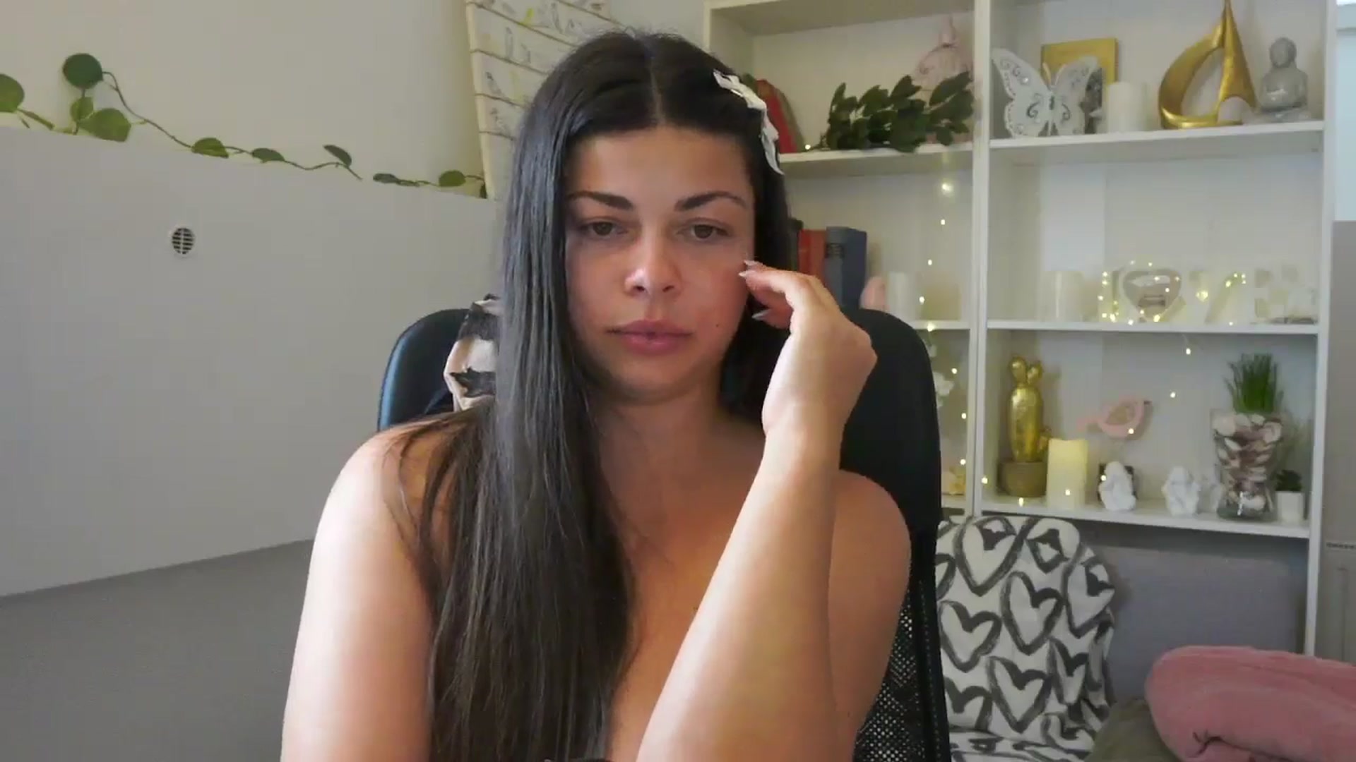 Gallery image thumbnail from Jaclyn__Case's myfreecams stream on, 07/25/2024, 16:04 image 9 of 20