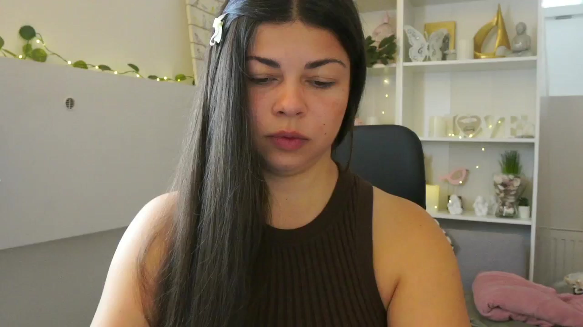 Gallery image thumbnail from Jaclyn__Case's myfreecams stream on, 07/26/2024, 09:15 image 1 of 20