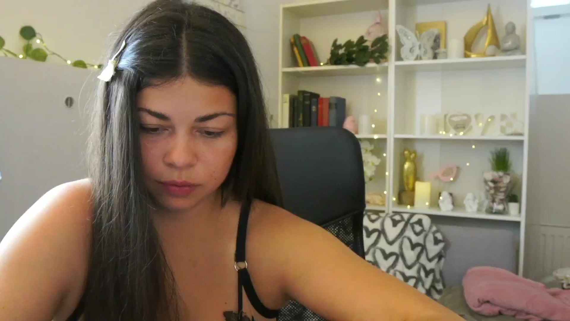 Gallery image thumbnail from Jaclyn__Case's myfreecams stream on, 07/26/2024, 10:01 image 4 of 20