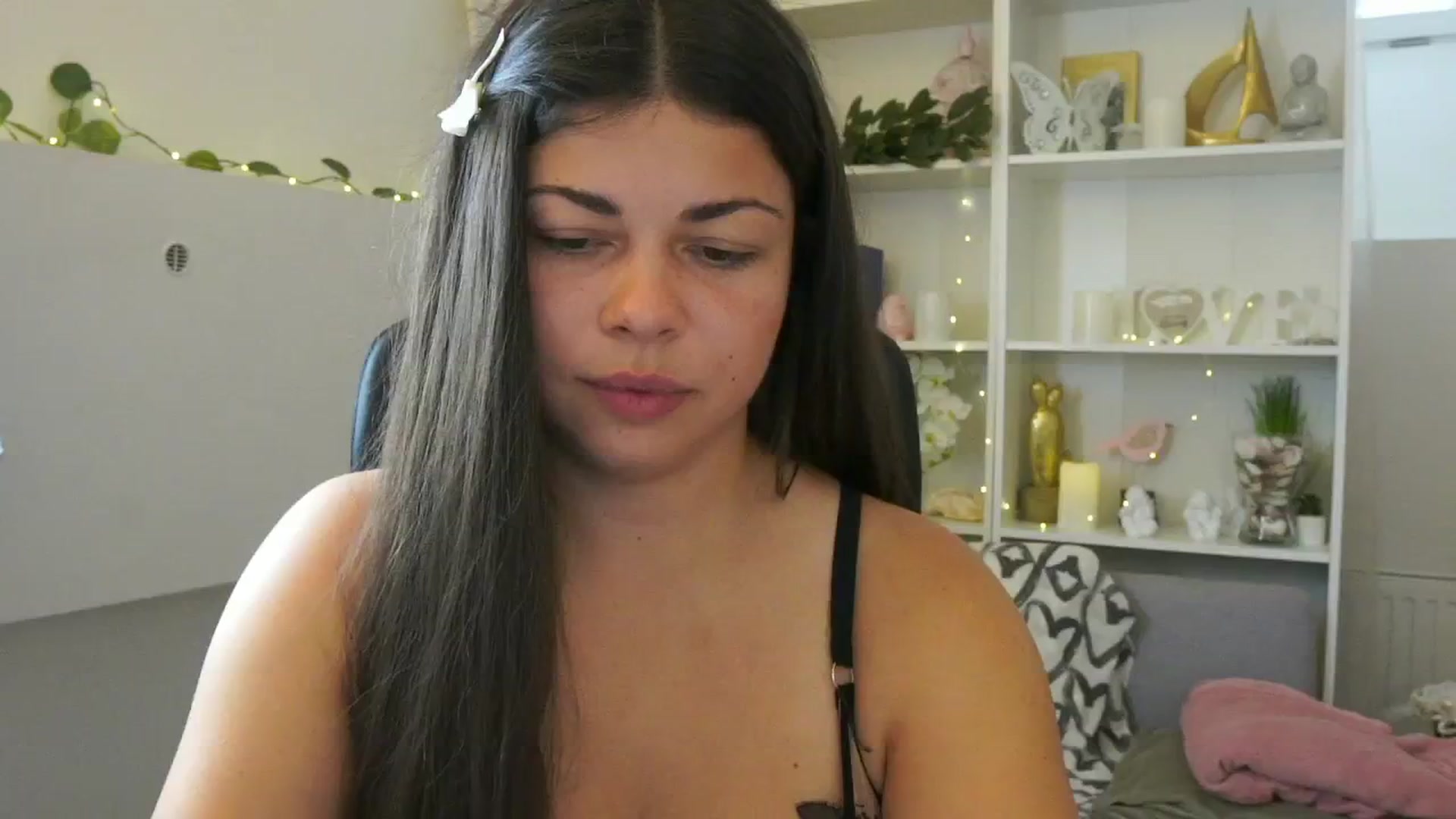 Gallery image thumbnail from Jaclyn__Case's myfreecams stream on, 07/26/2024, 10:01 image 17 of 20