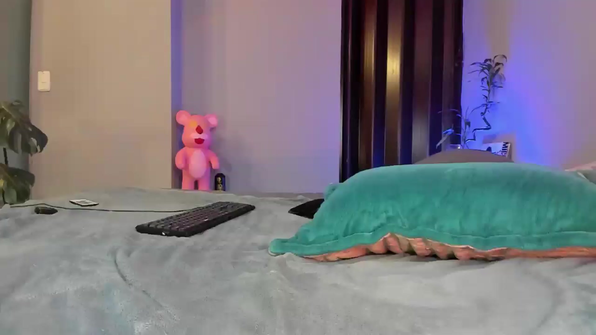 Gallery image thumbnail from Jade7777's myfreecams stream on, 07/26/2026, 14:57 image 7 of 20