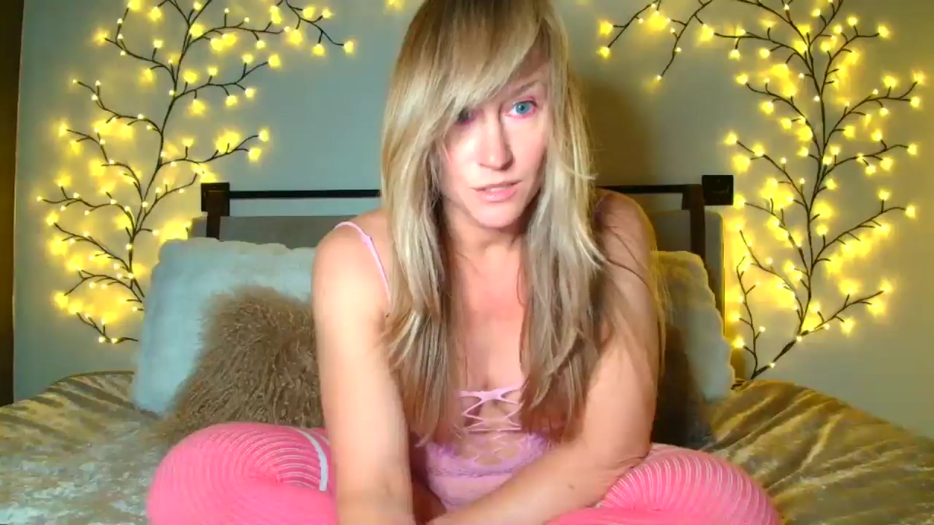 Gallery image thumbnail from JadeAmaryllis's myfreecams stream on, 02/19/2026, 16:45 image 12 of 20