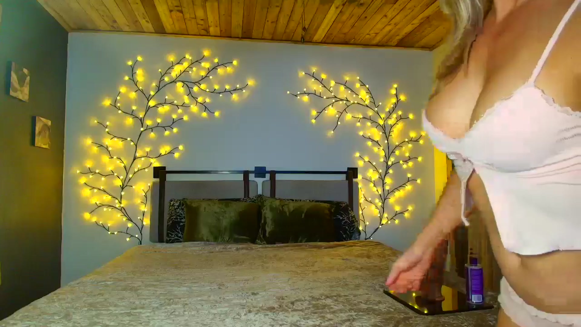 Gallery image thumbnail from JadeAmaryllis's myfreecams stream on, 03/27/2026, 13:44 image 2 of 20