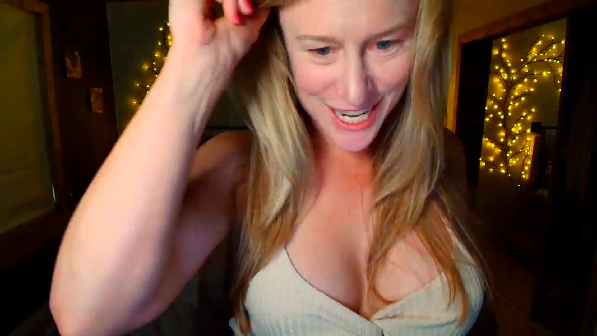 Gallery image thumbnail from JadeAmaryllis's myfreecams stream on, 04/07/2026, 15:32 image 6 of 20