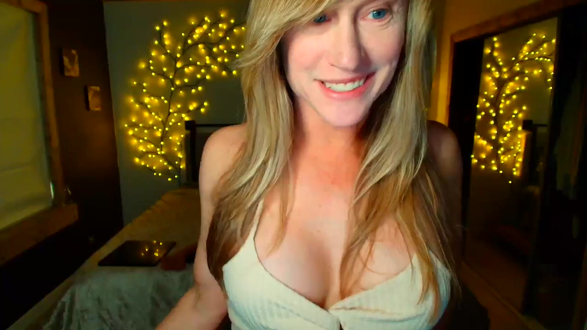 Gallery image thumbnail from JadeAmaryllis's myfreecams stream on, 04/07/2026, 15:32 image 8 of 20