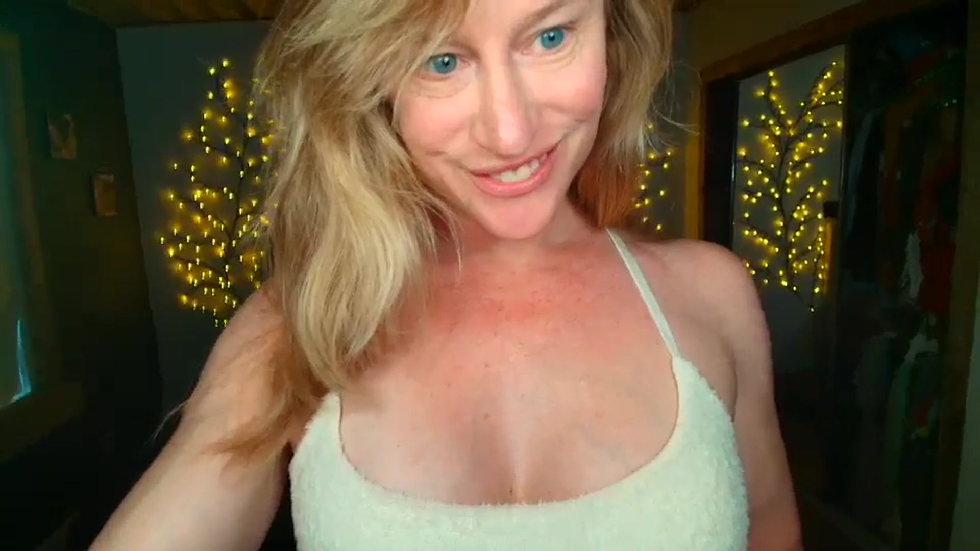 Gallery image thumbnail from JadeAmaryllis's myfreecams stream on, 04/16/2026, 13:54 image 9 of 20
