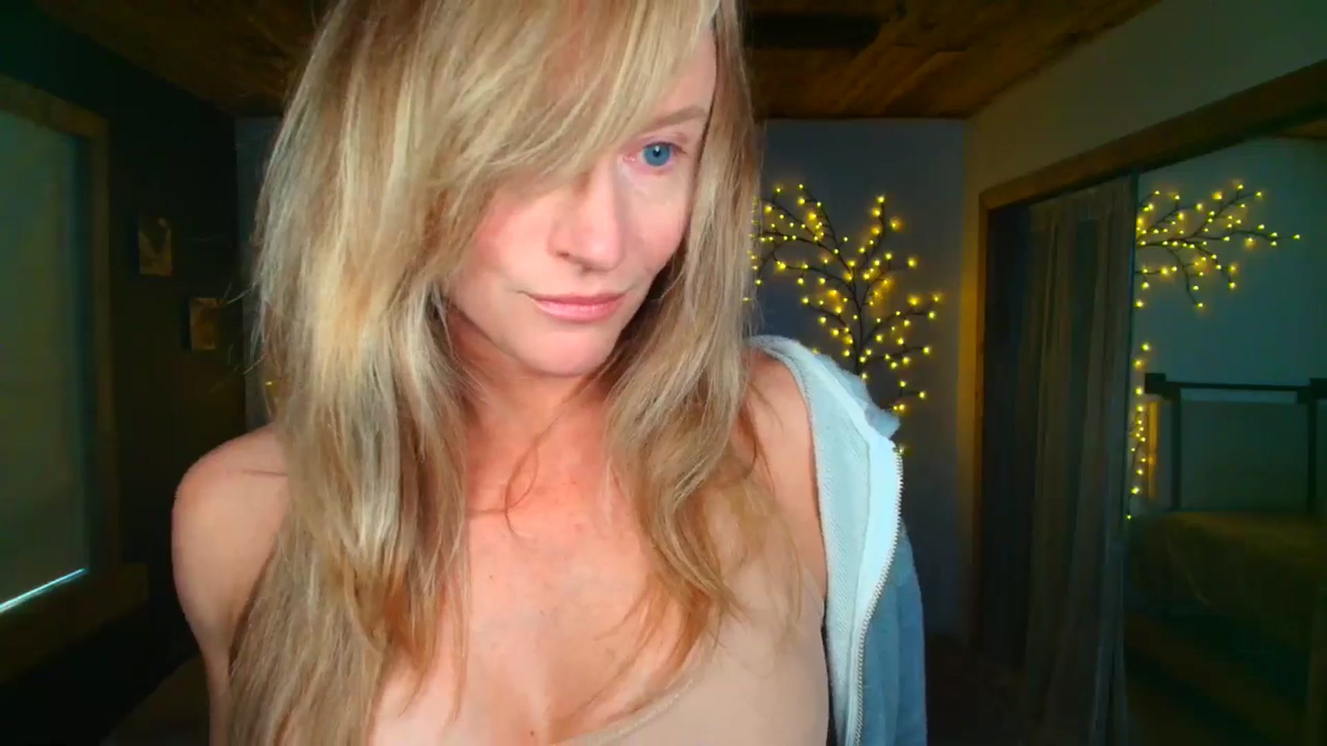Gallery image thumbnail from JadeAmaryllis's myfreecams stream on, 04/17/2026, 15:14 image 4 of 20