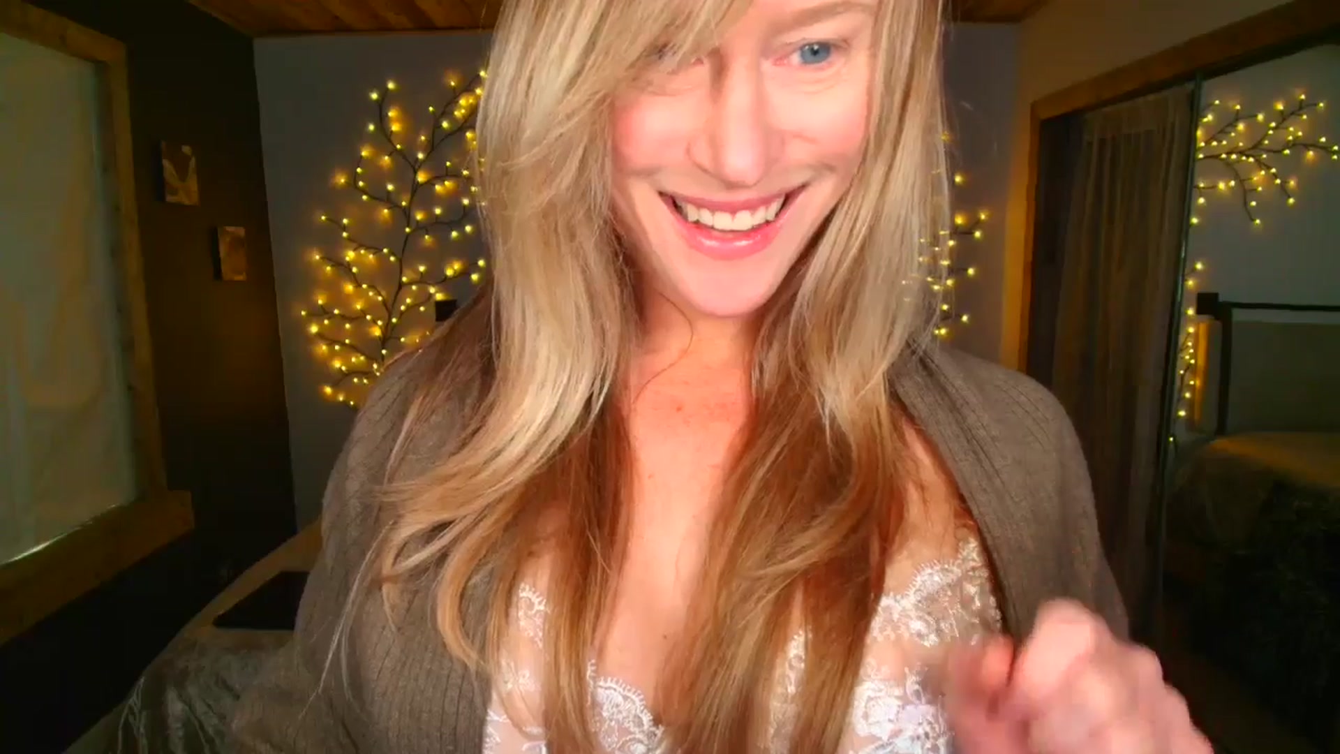 Gallery image thumbnail from JadeAmaryllis's myfreecams stream on, 04/25/2026, 13:37 image 13 of 20