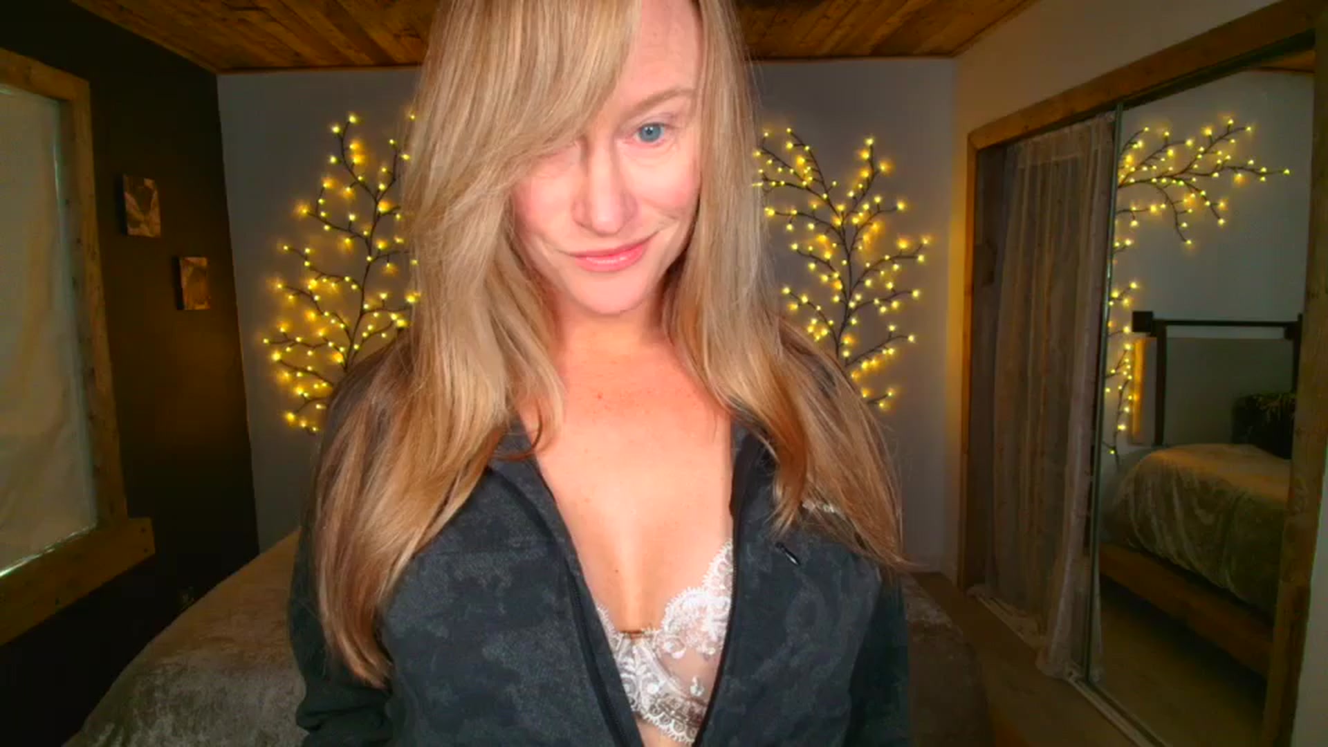 Gallery image thumbnail from JadeAmaryllis's myfreecams stream on, 04/25/2026, 16:04 image 1 of 20