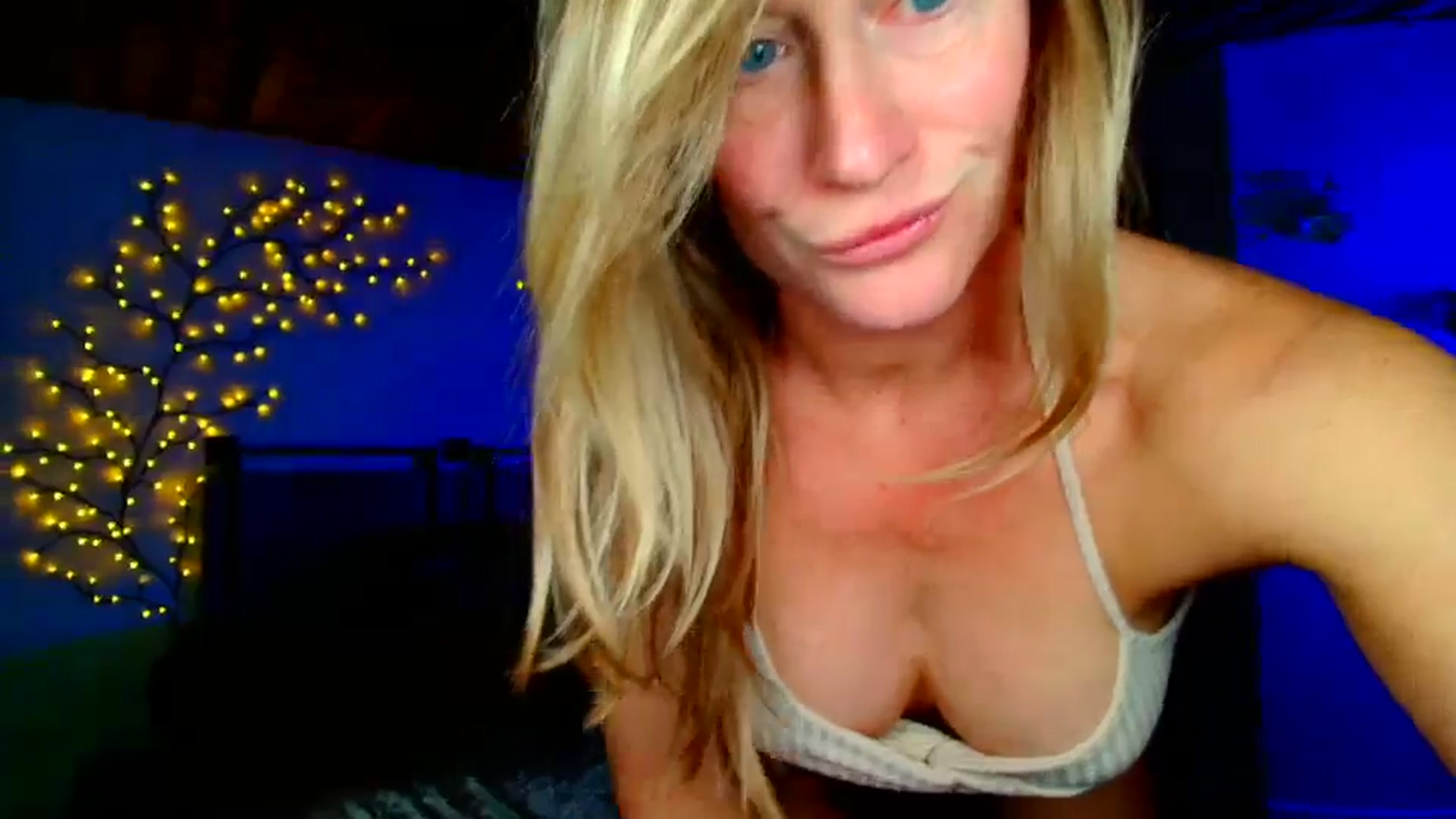 Gallery image thumbnail from JadeAmaryllis's myfreecams stream on, 05/08/2026, 16:16 image 10 of 20