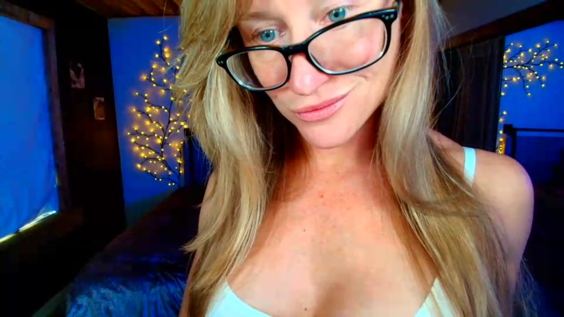 Gallery image thumbnail from JadeAmaryllis's myfreecams stream on, 05/12/2026, 16:03 image 15 of 20