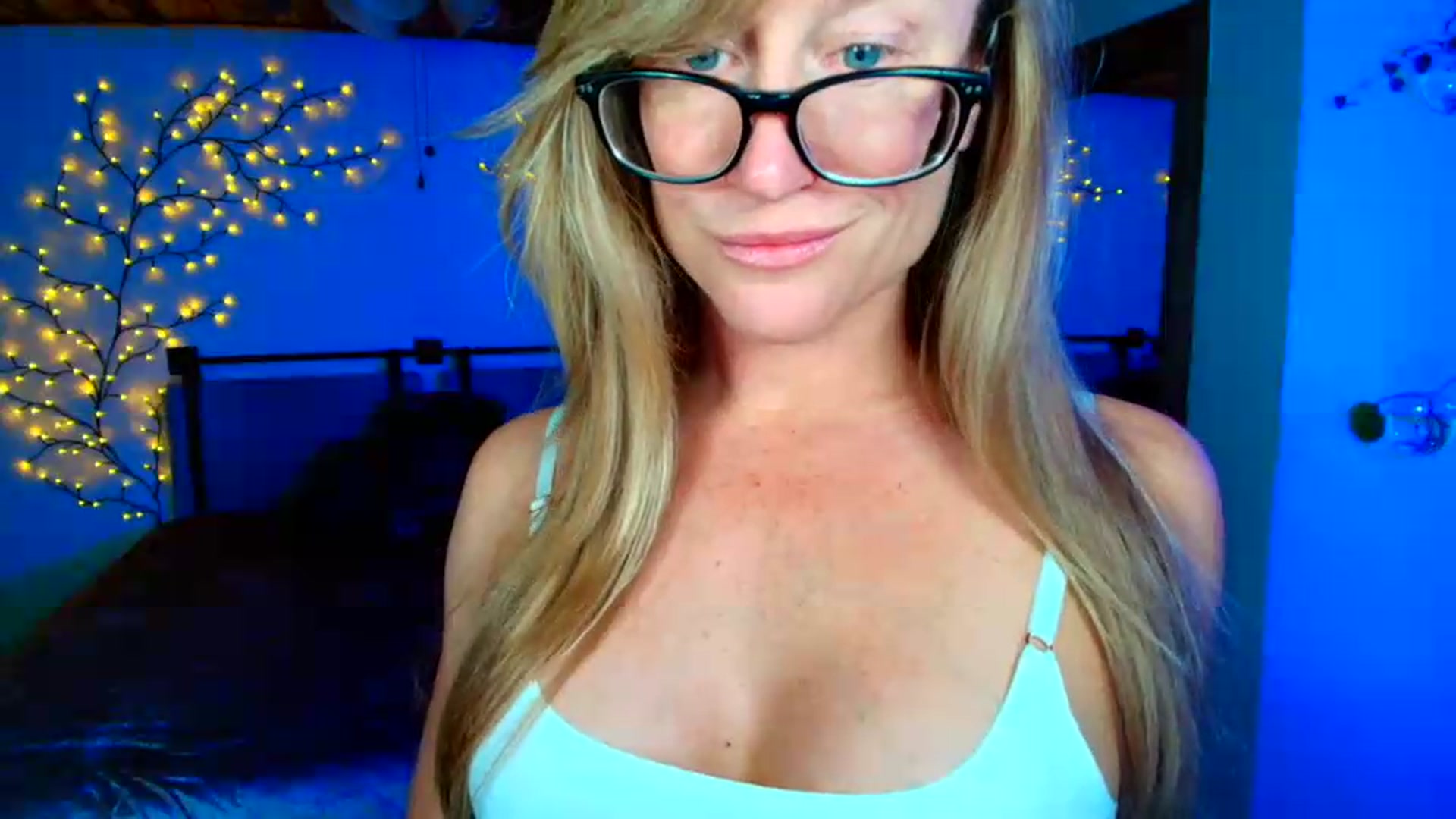 Gallery image thumbnail from JadeAmaryllis's myfreecams stream on, 05/12/2026, 16:03 image 16 of 20