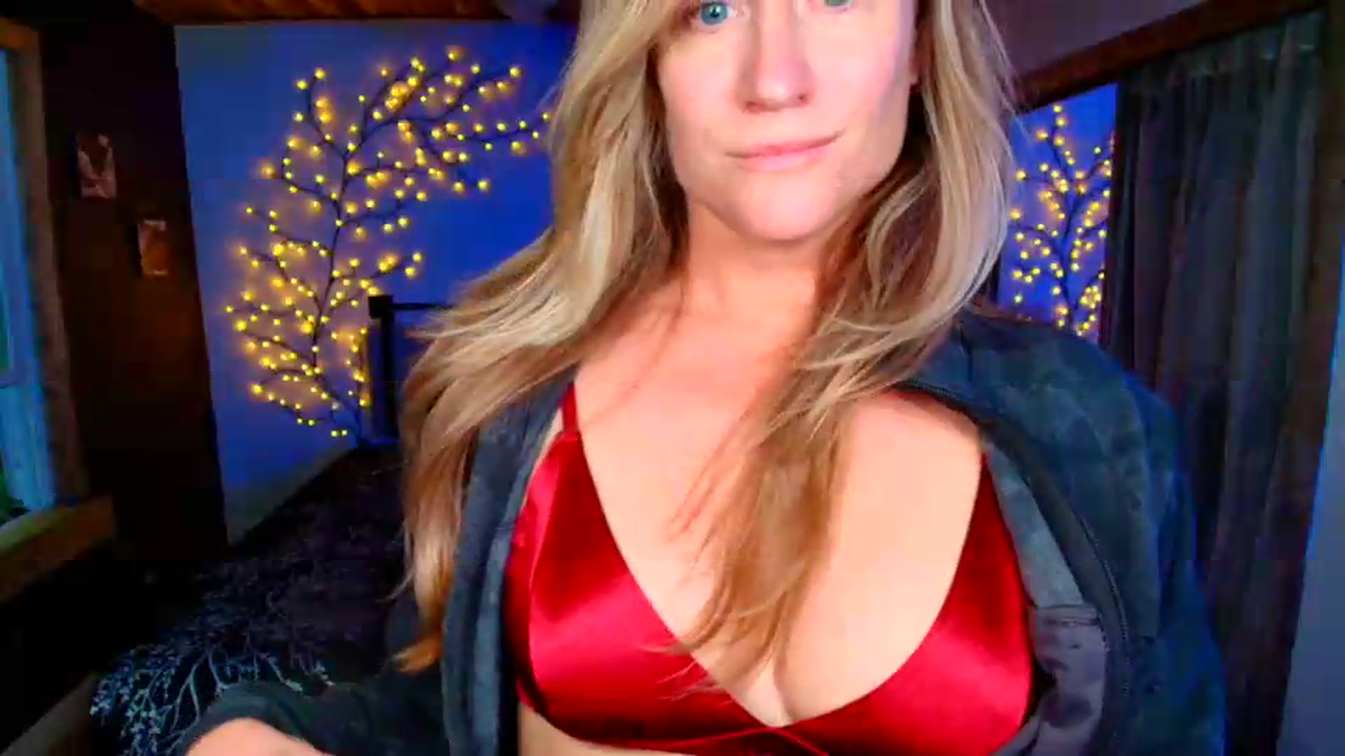 Gallery image thumbnail from JadeAmaryllis's myfreecams stream on, 05/18/2026, 15:37 image 17 of 20