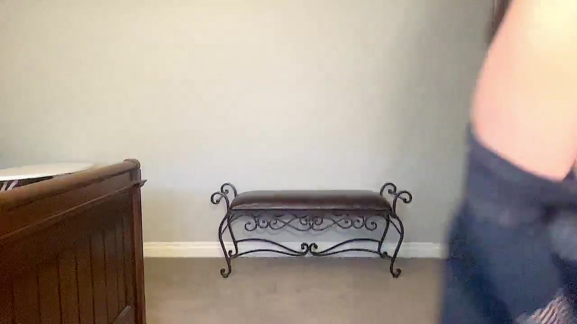 Gallery image thumbnail from JadeBirthday's myfreecams stream on, 04/13/2024, 17:20 image 11 of 20