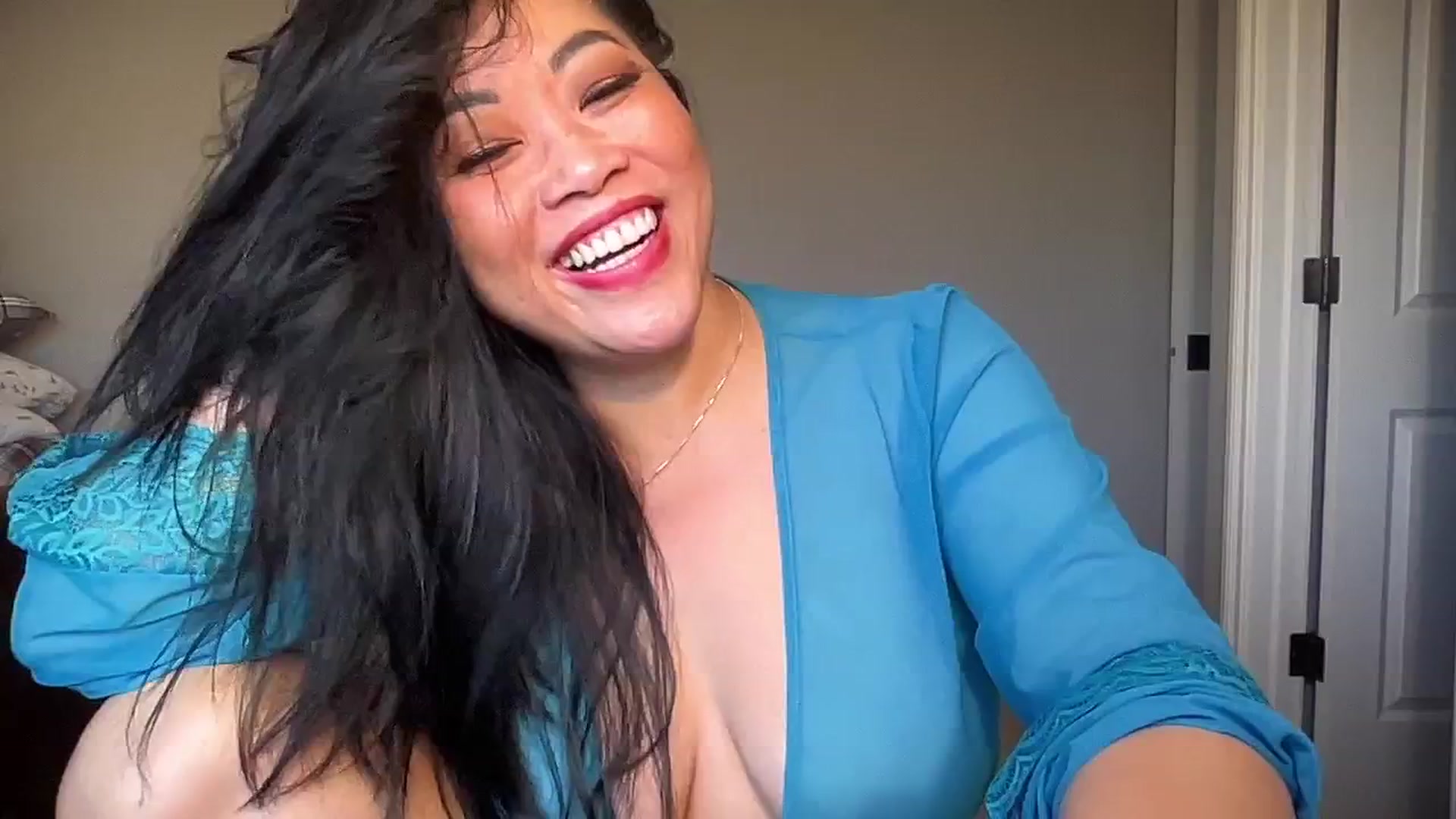 Gallery image thumbnail from JadeBirthday's myfreecams stream on, 04/04/2025, 20:32 image 6 of 20
