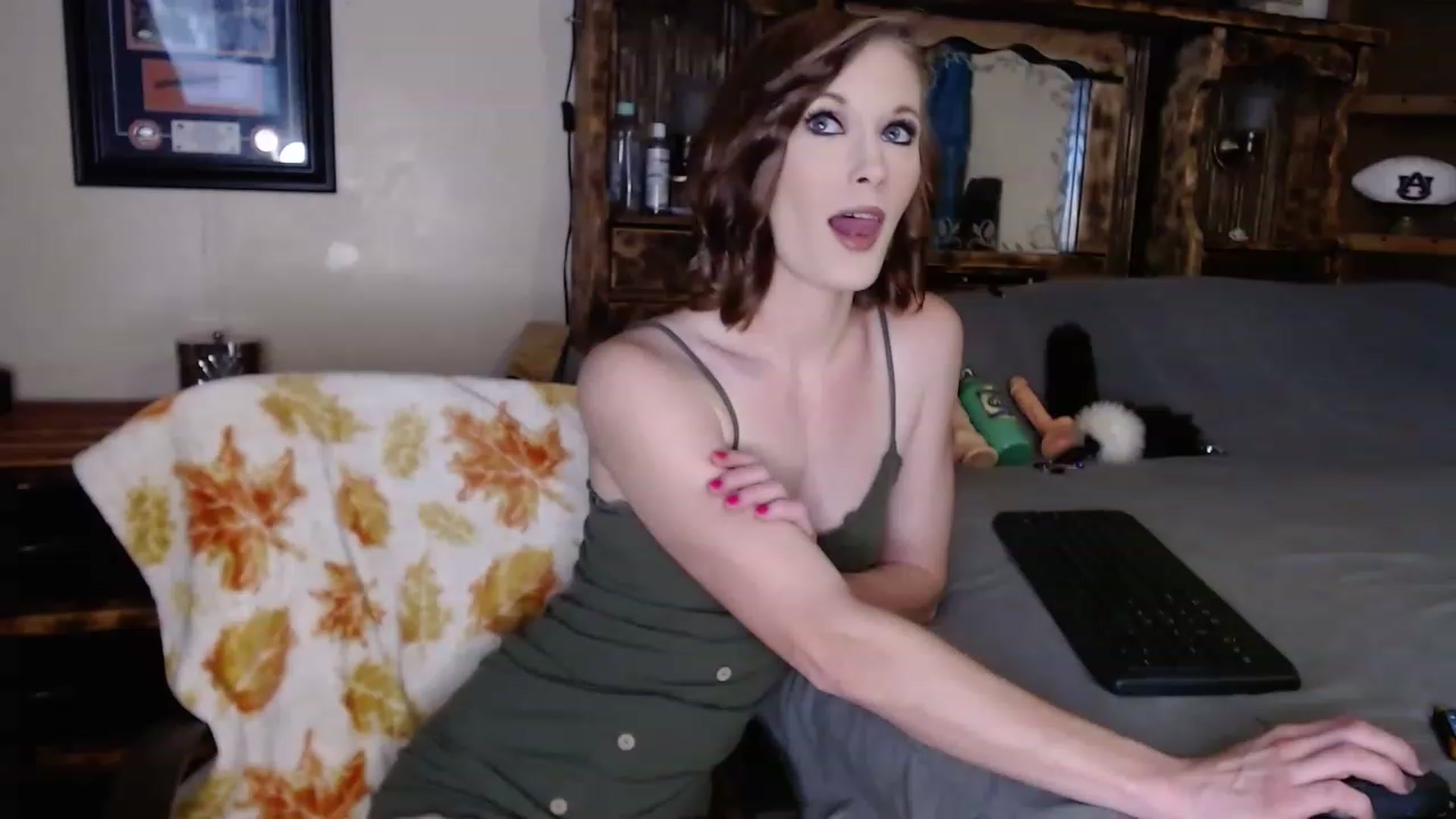 Gallery image thumbnail from JadeDixxin's myfreecams stream on, 11/15/2022, 16:55 image 8 of 20