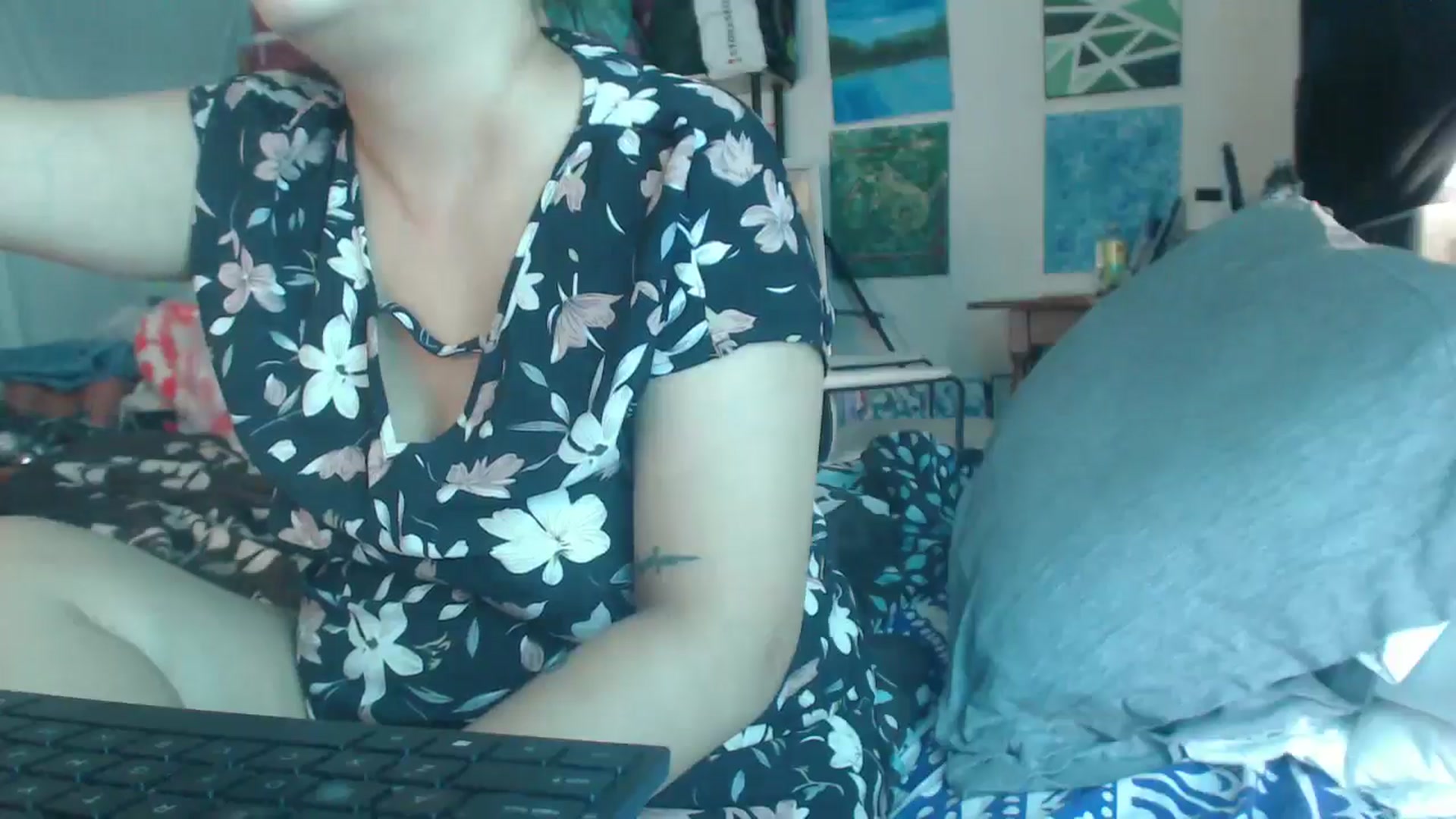 Gallery image thumbnail from JadeLondonXo's myfreecams stream on, 07/30/2024, 17:00 image 6 of 20