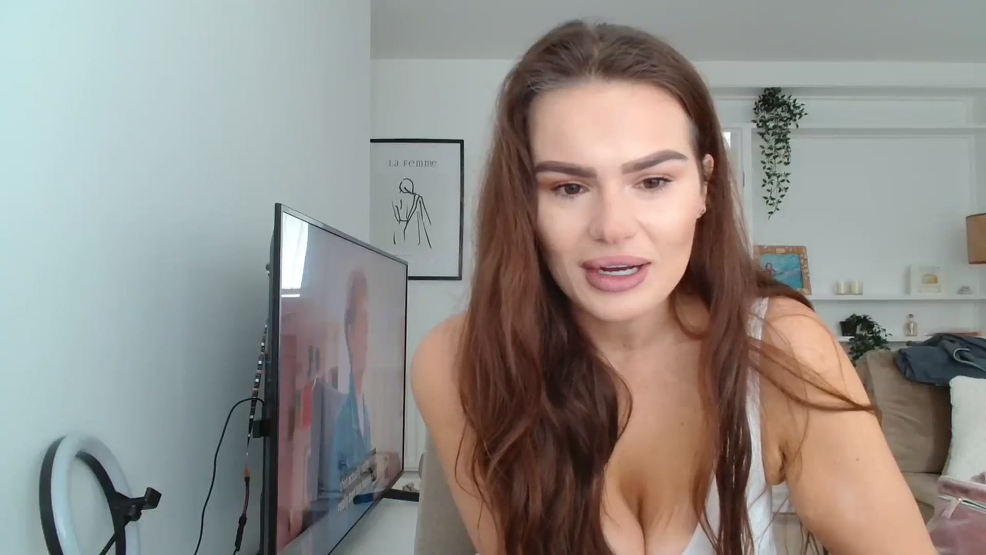 Gallery image thumbnail from JadeLuvv's myfreecams stream on, 08/08/2023, 13:02 image 6 of 20