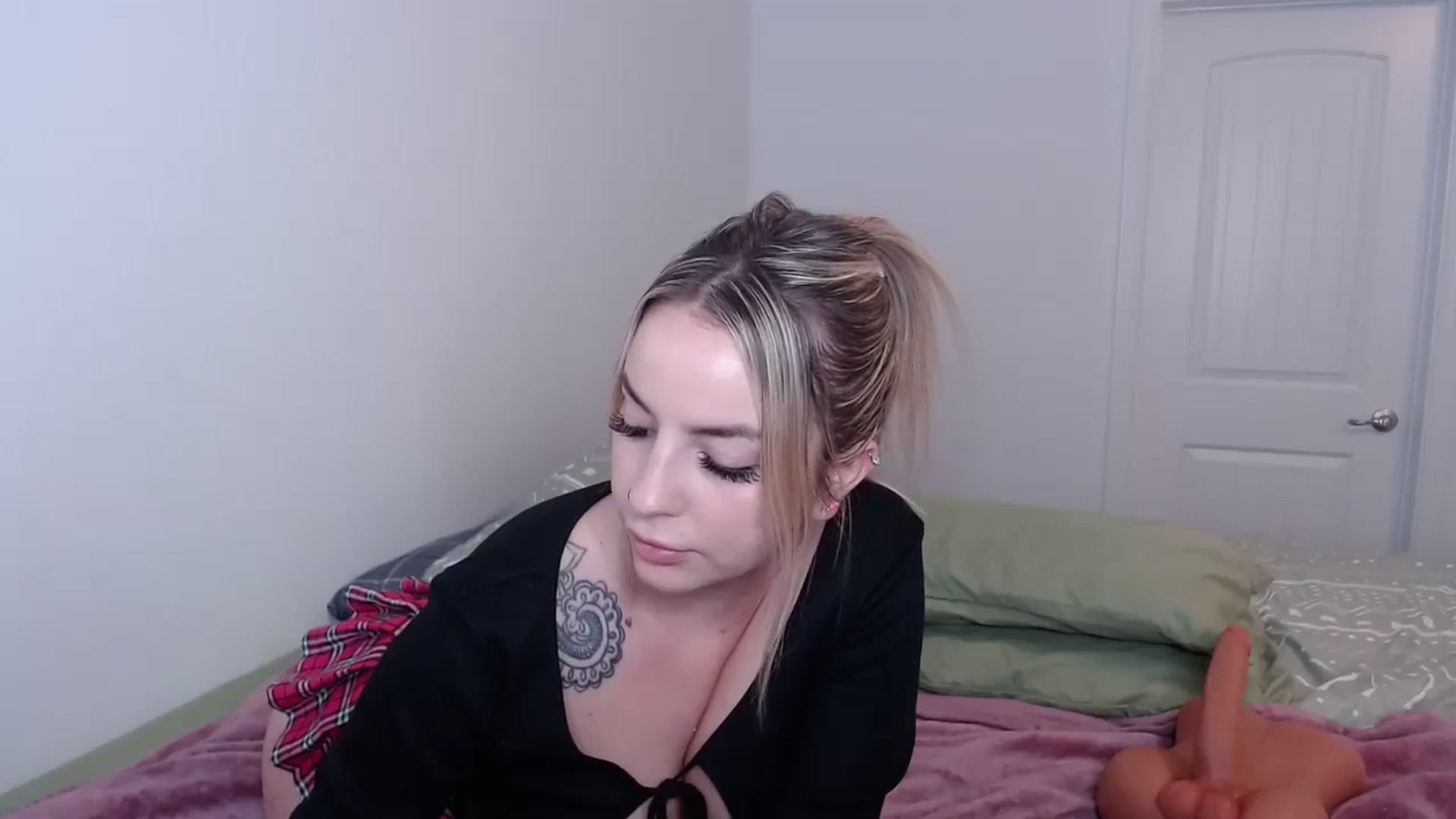 Gallery image thumbnail from JadeNicolee_'s myfreecams stream on, 01/09/2024, 17:04 image 11 of 20