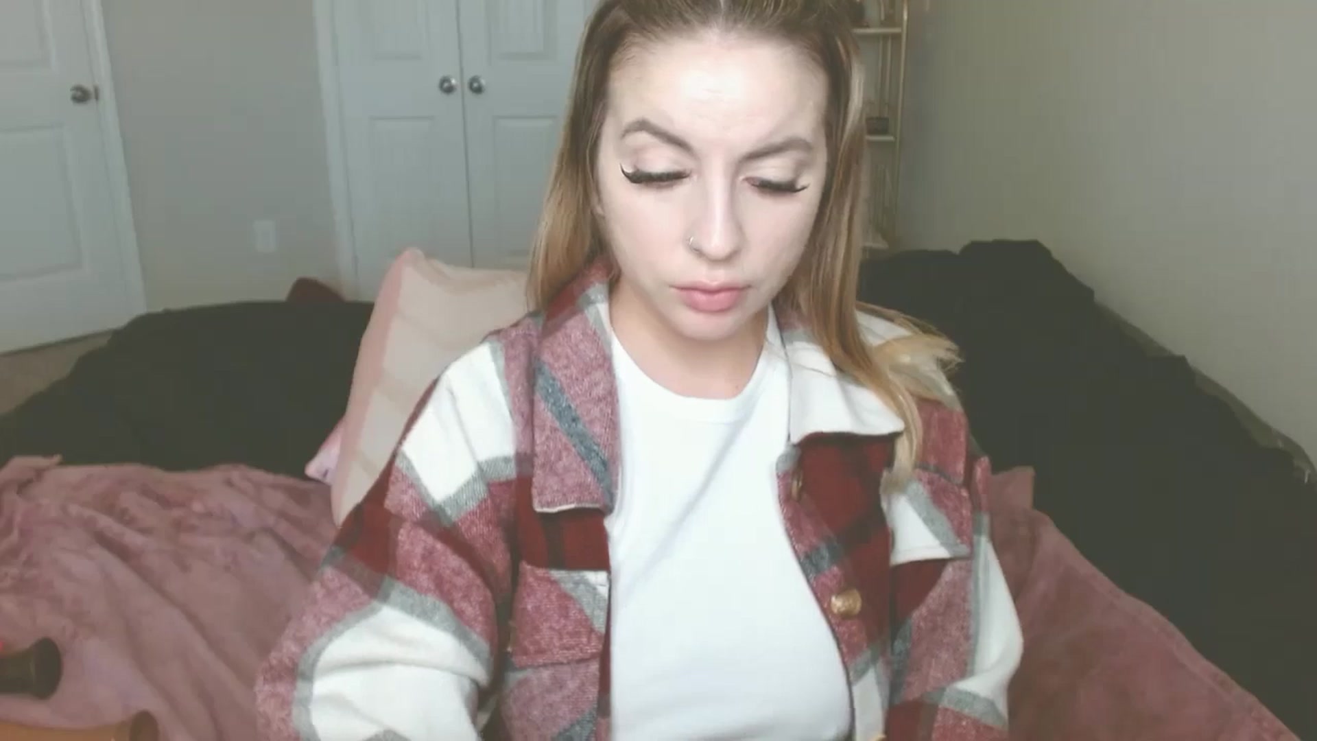 Gallery image thumbnail from JadeNicolee_'s myfreecams stream on, 02/17/2025, 18:27 image 19 of 20