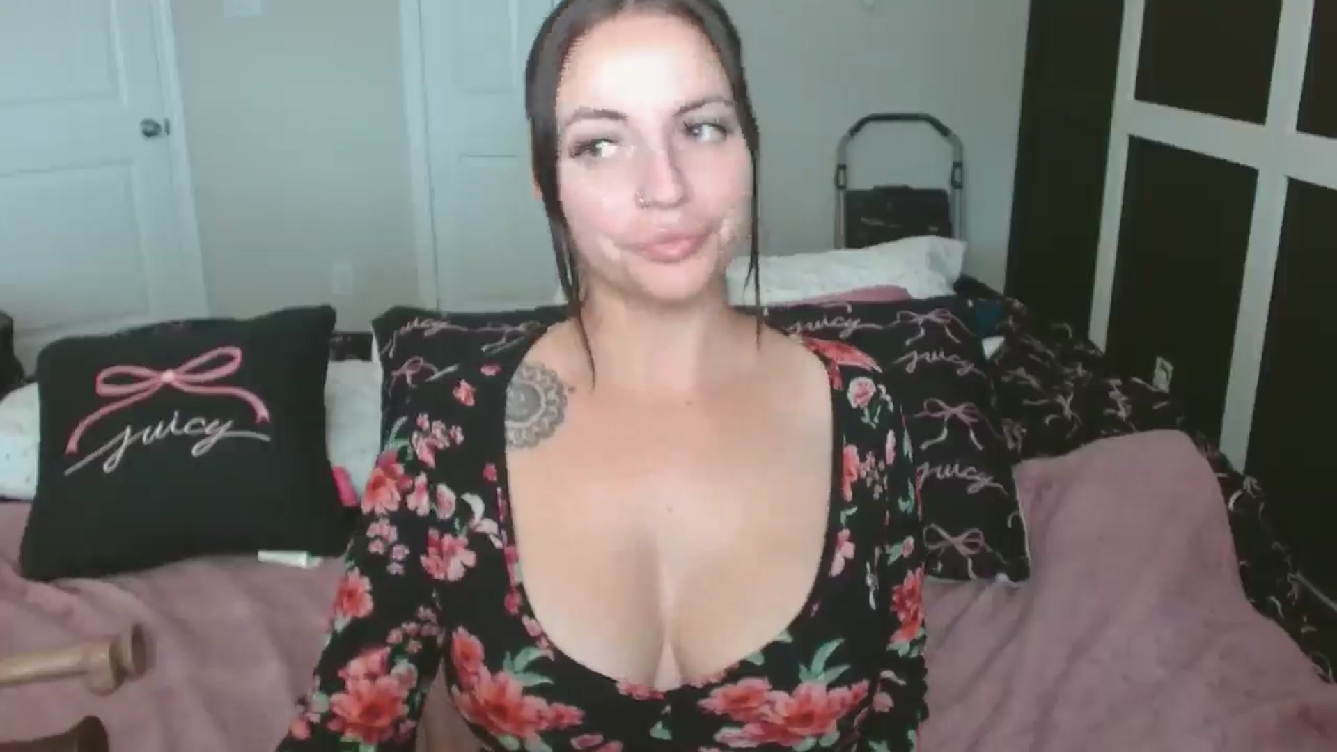Gallery image thumbnail from JadeNicolee_'s myfreecams stream on, 10/08/2025, 17:53 image 17 of 20