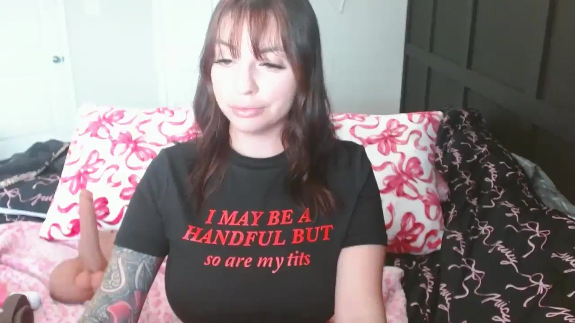 Gallery image thumbnail from JadeNicolee_'s myfreecams stream on, 01/07/2026, 18:10 image 15 of 20