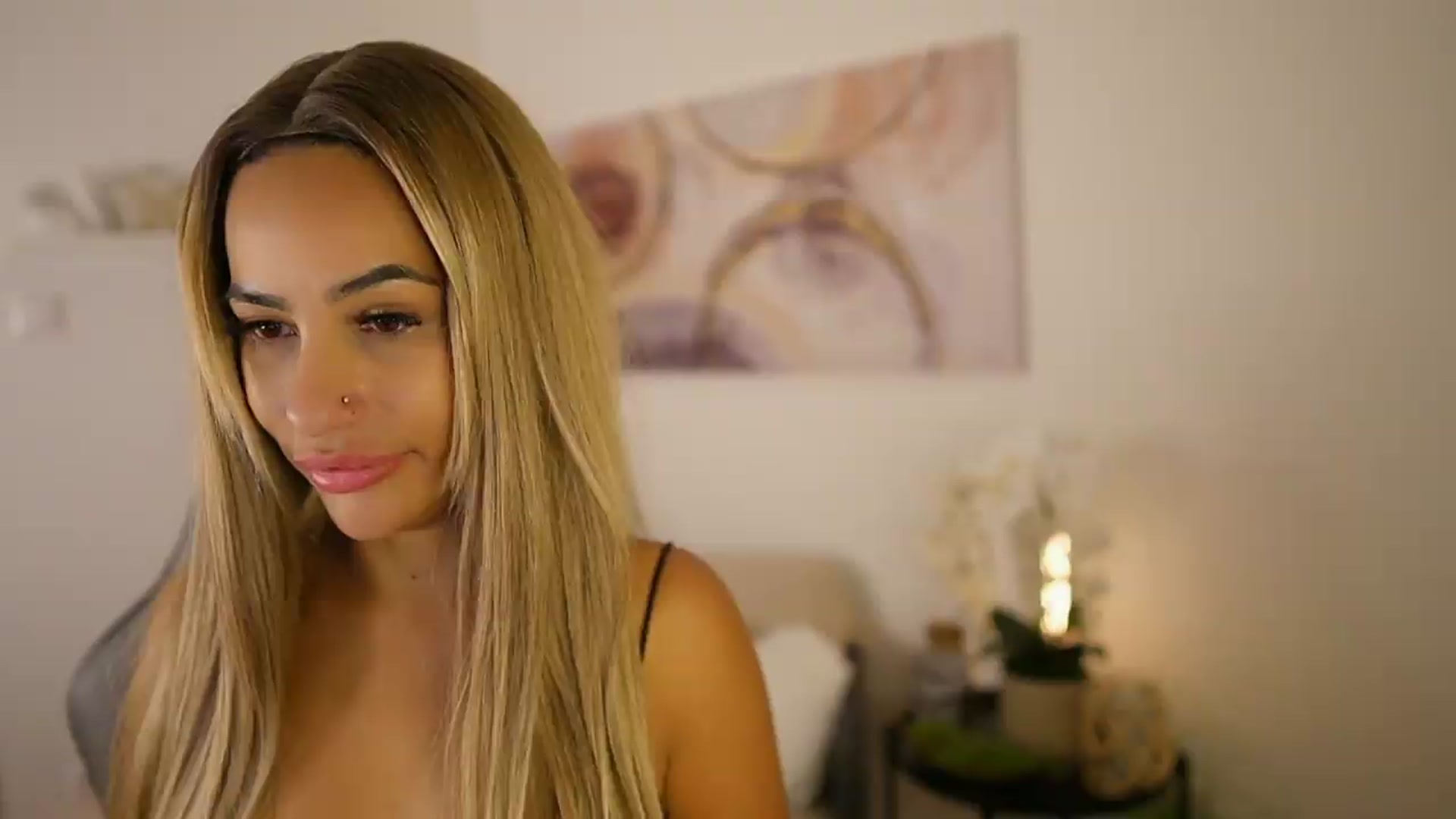 Gallery image thumbnail from Jade_Davin's myfreecams stream on, 07/19/2026, 09:59 image 12 of 20