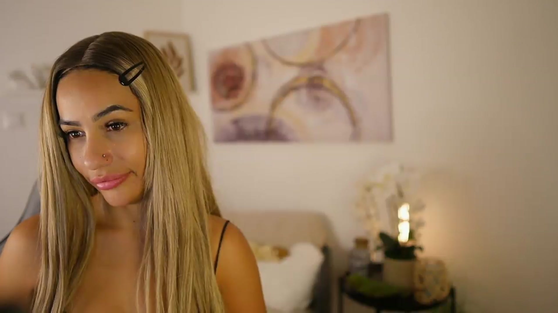 Gallery image thumbnail from Jade_Davin's myfreecams stream on, 07/19/2026, 13:29 image 12 of 20