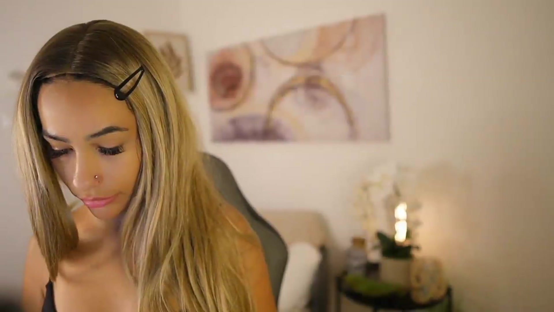 Gallery image thumbnail from Jade_Davin's myfreecams stream on, 07/19/2026, 13:29 image 13 of 20