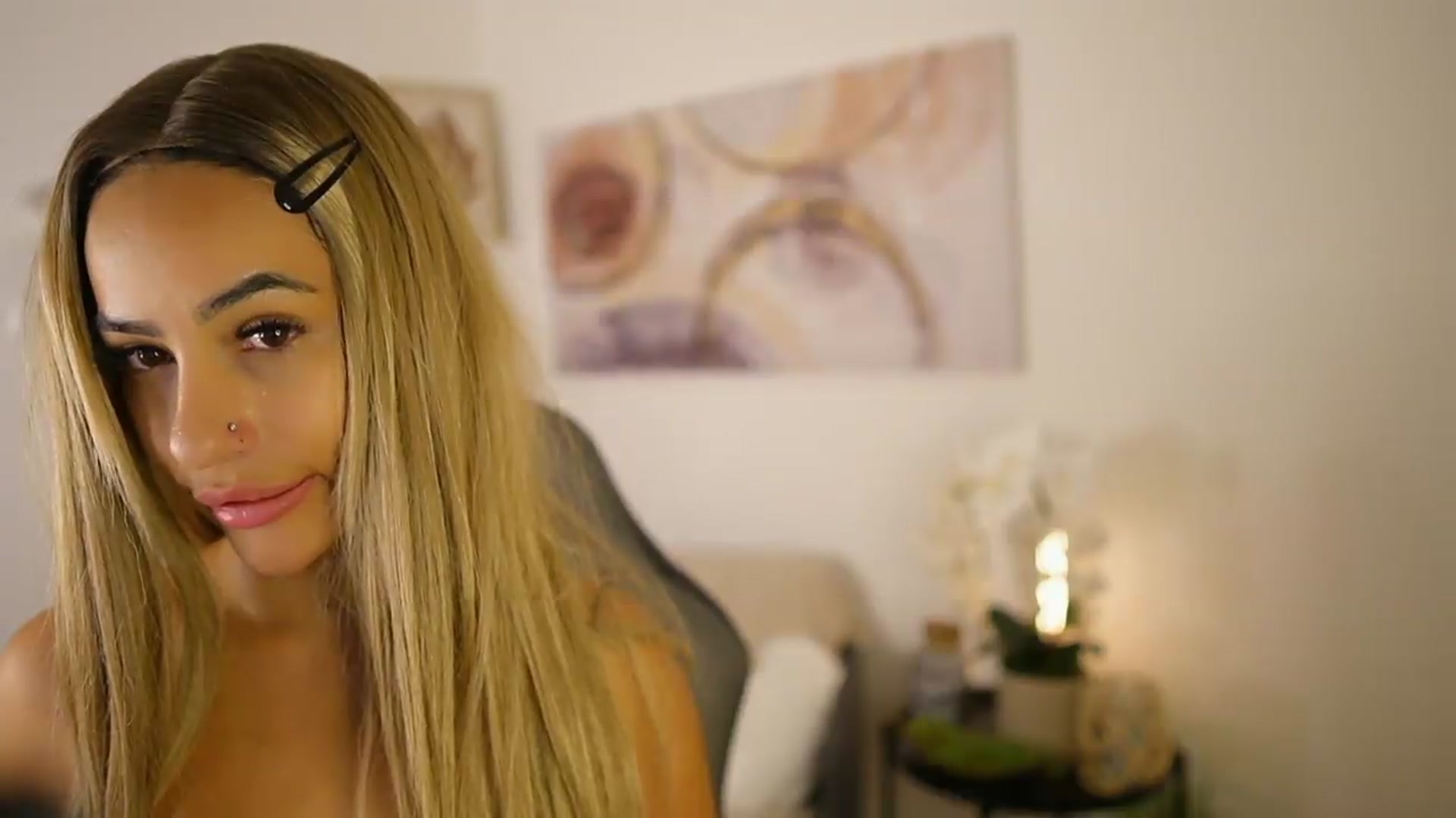 Gallery image thumbnail from Jade_Davin's myfreecams stream on, 07/19/2026, 13:29 image 14 of 20