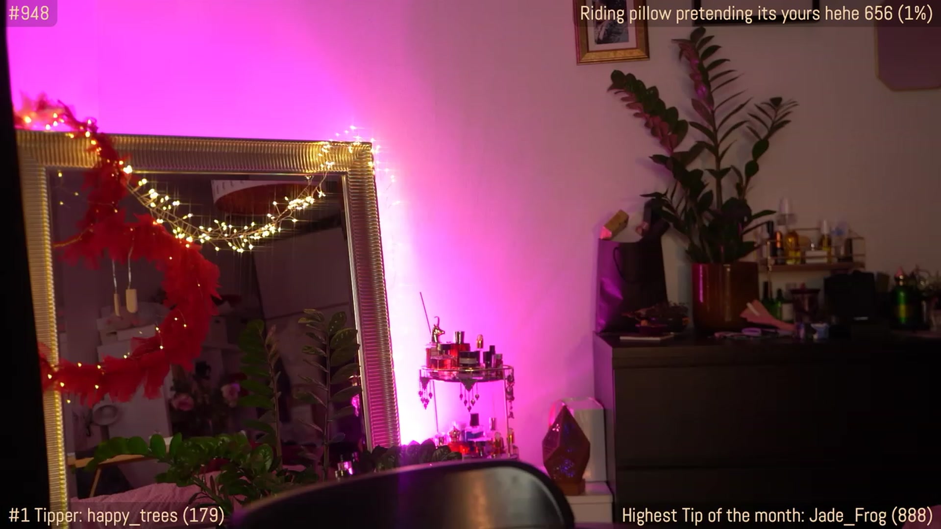 Gallery image thumbnail from Jade_Grail69's myfreecams stream on, 03/09/2023, 10:43 image 10 of 20