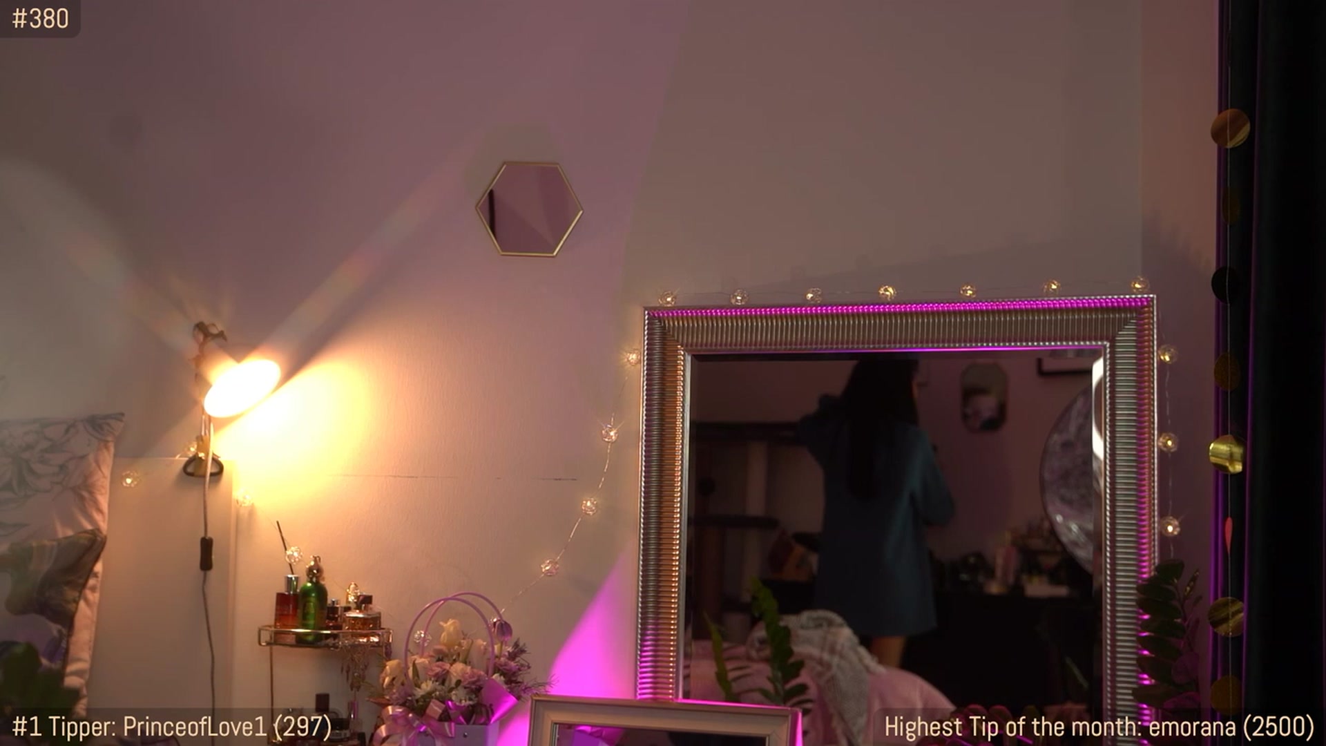 Gallery image thumbnail from Jade_Grail69's myfreecams stream on, 04/12/2023, 18:56 image 9 of 20