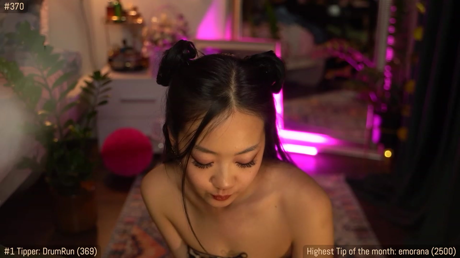 Gallery image thumbnail from Jade_Grail69's myfreecams stream on, 04/12/2023, 19:15 image 4 of 20